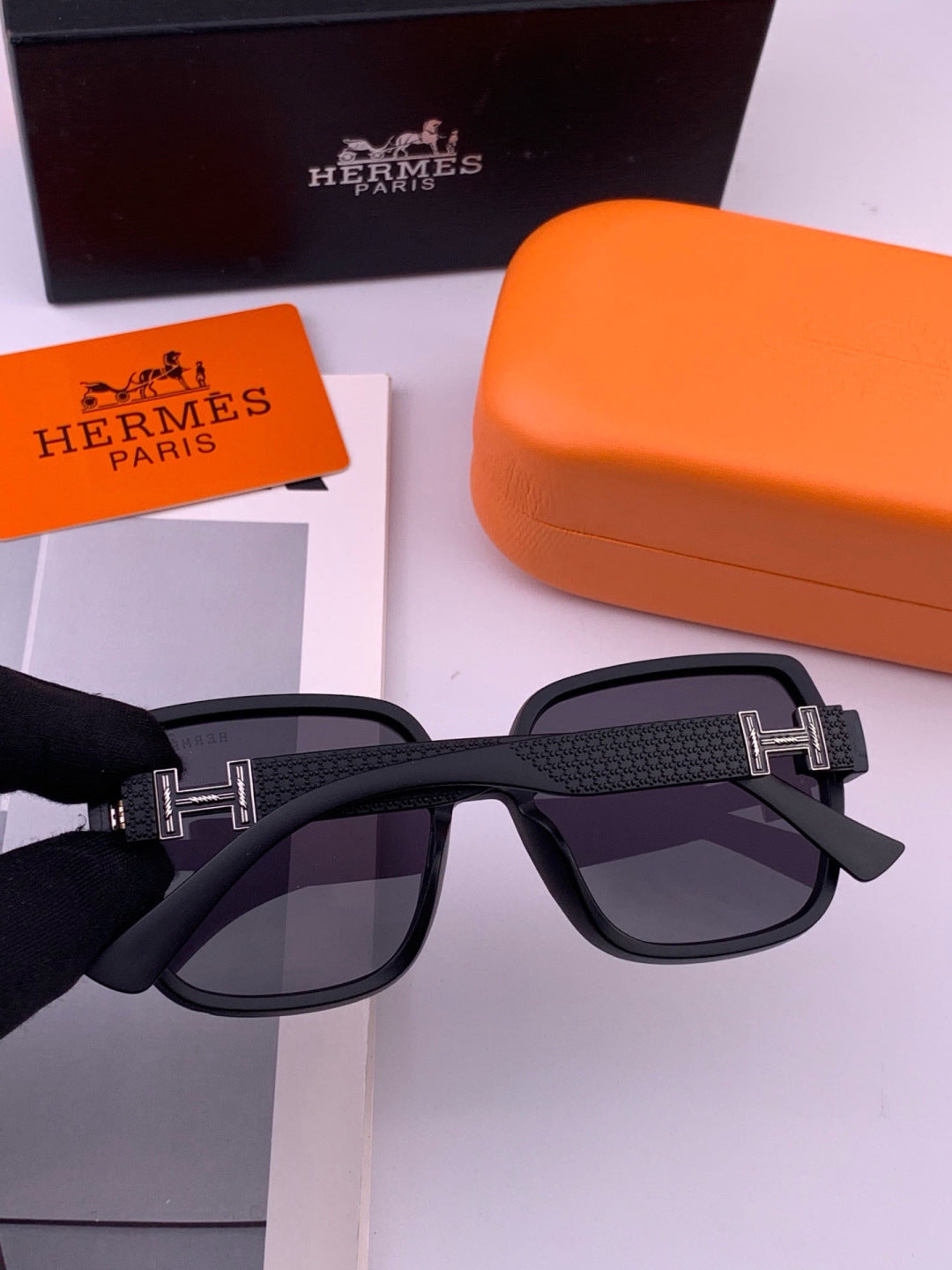 Hermès H8303 Square Black Lens Sunglasses for Men & Women - 466444 - detail image 4