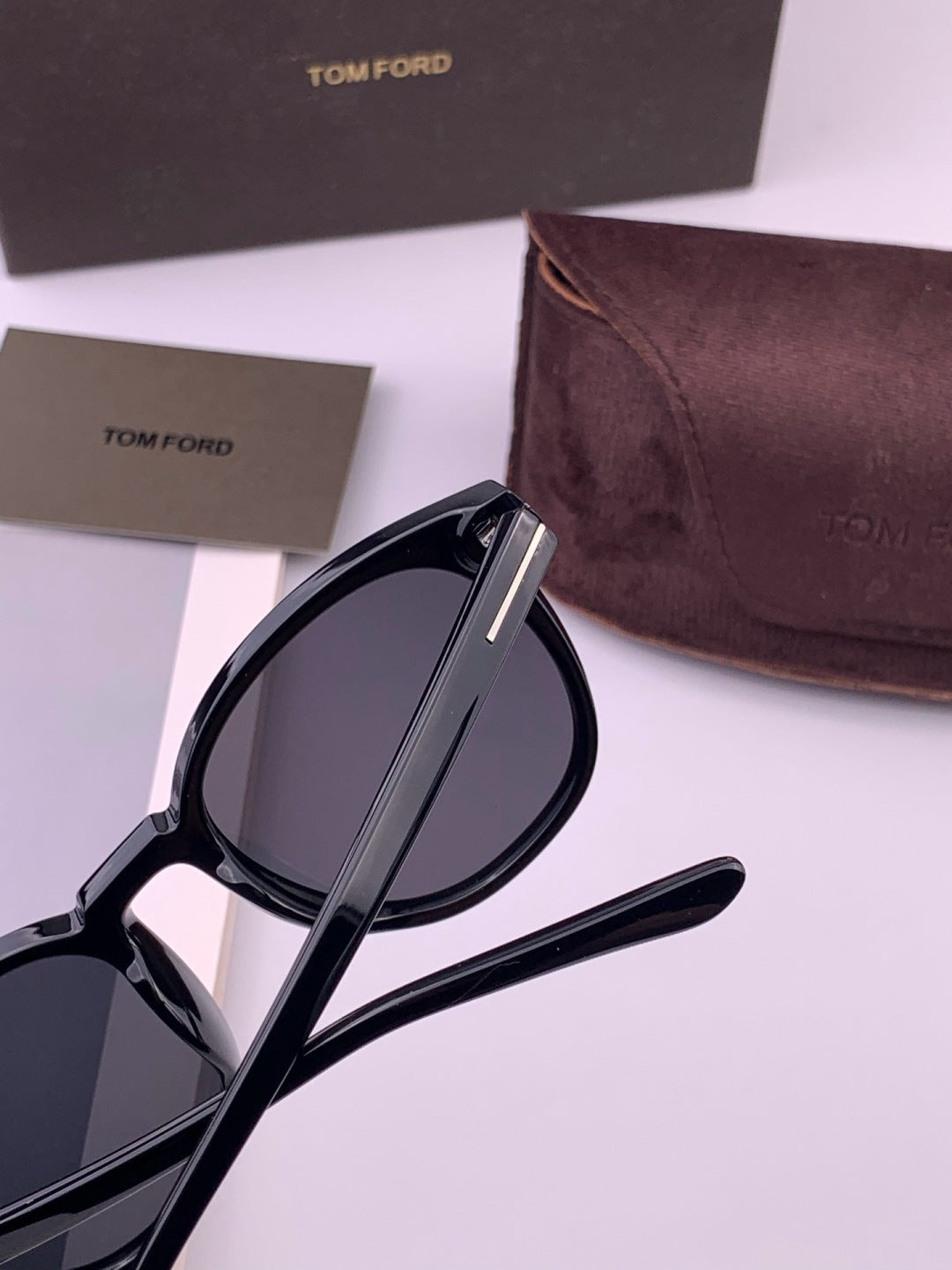 Tom Ford TF4220 Polarized Fashion Gold Lens Sunglasses for Men & Wome - 466338 - detail image 4