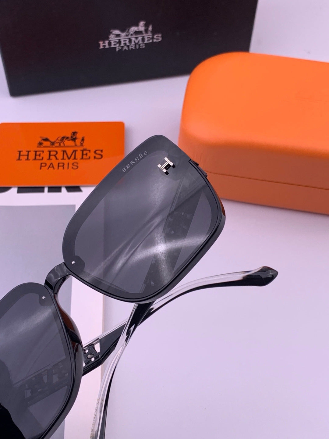Hermès H7993 Square Black Lens Sunglasses for Men & Women - detail image 5
