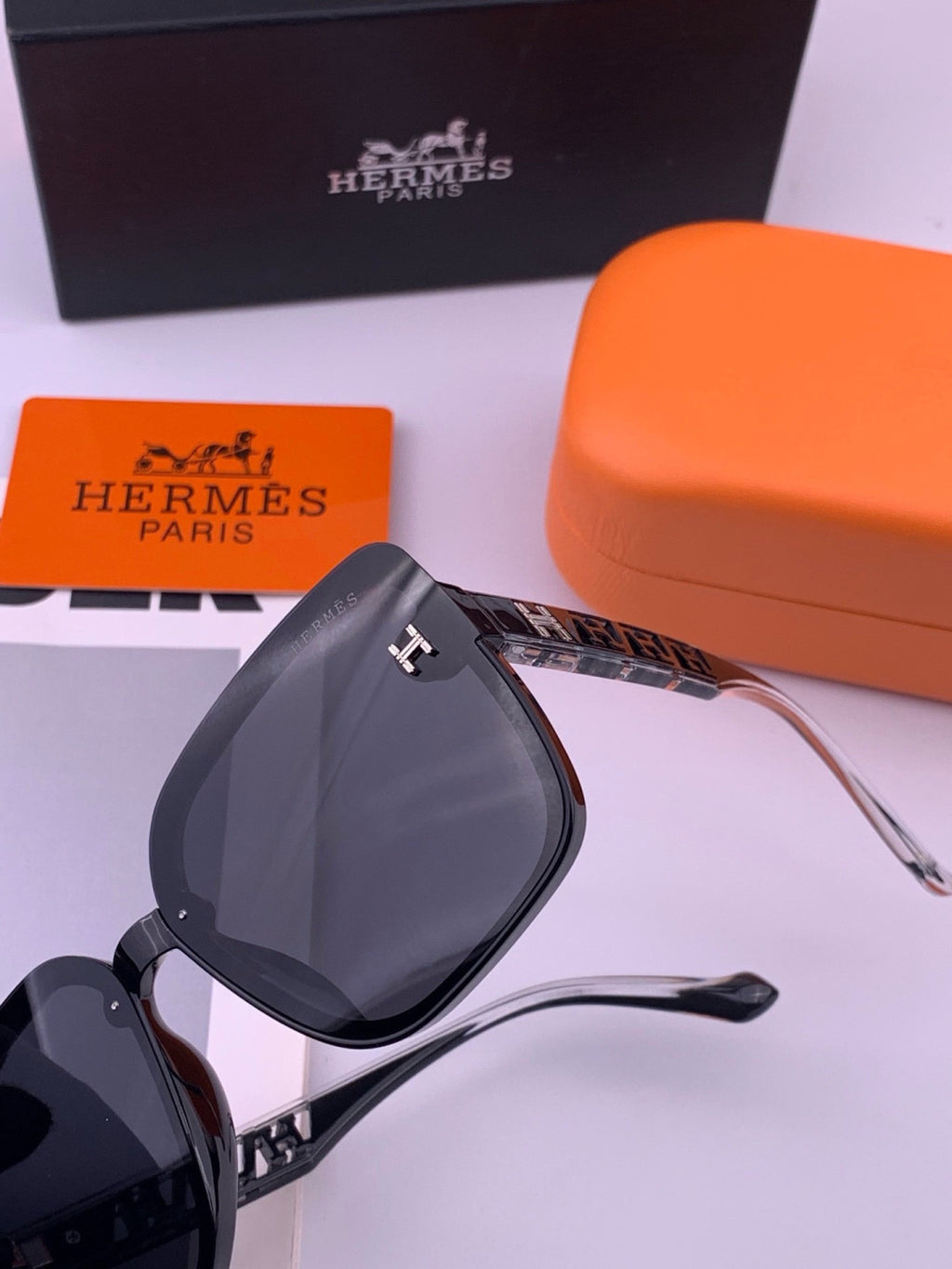 Hermès H7993 Square Black Lens Sunglasses for Men & Women - detail image 3