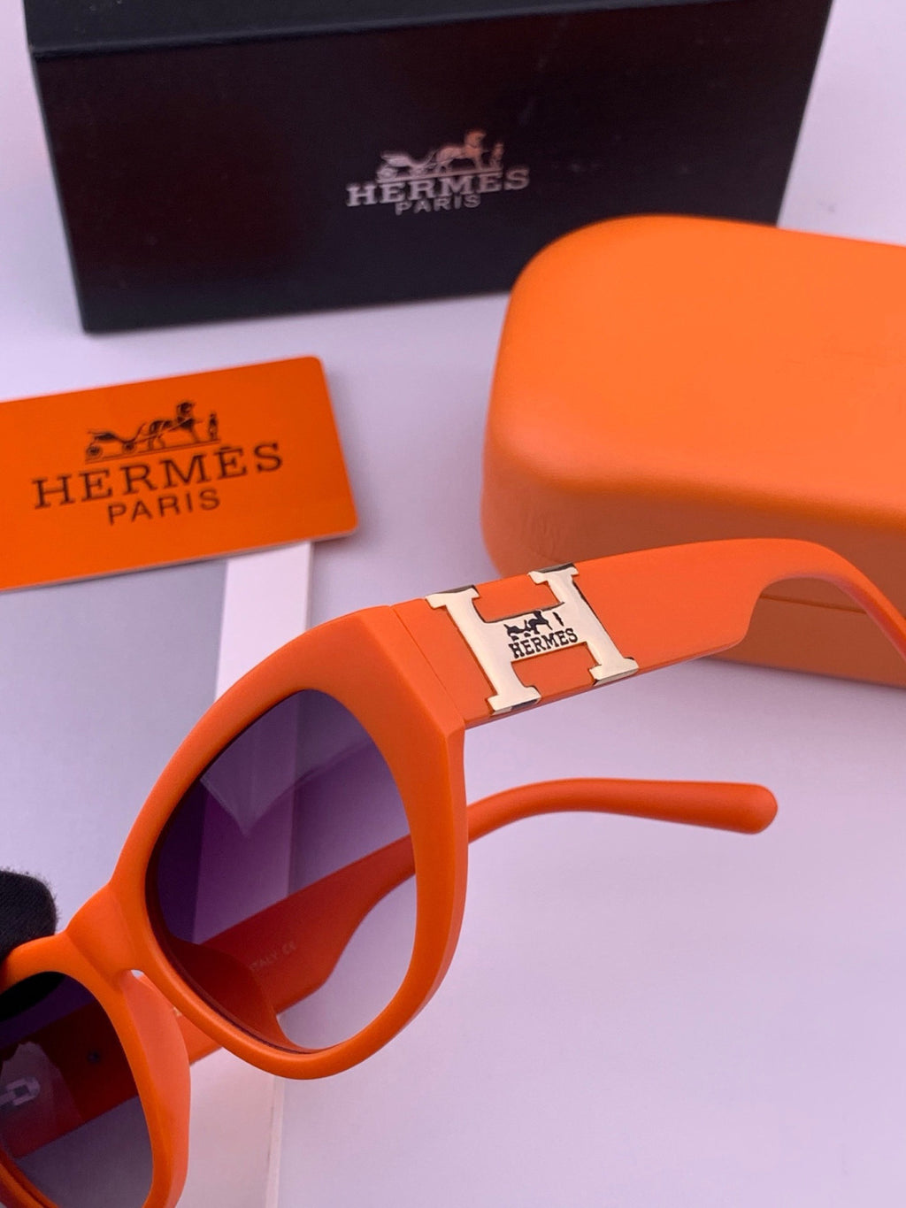 Hermès H37005 Square Red Lens Sunglasses for Men & Women - detail image 3