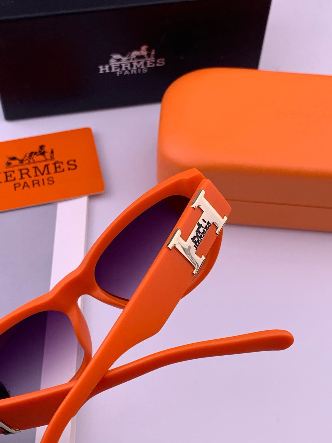 Hermès H37005 Square Red Lens Sunglasses for Men & Women - detail image 6