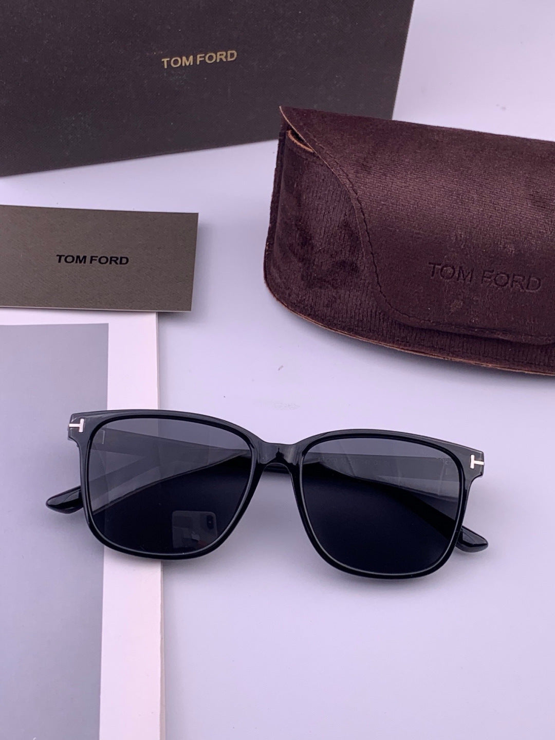 Tom Ford TF3220 Polarized Fashion Black Lens Sunglasses for Men & Women - detail image 6
