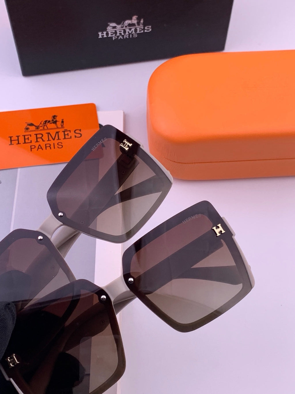 Hermès H1605 Square Black Lens Sunglasses for Men & Women - detail image 4