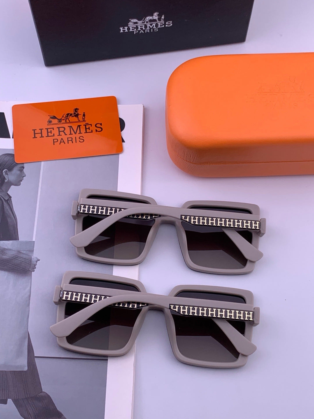 Hermès H1605 Square Black Lens Sunglasses for Men & Women - detail image 5