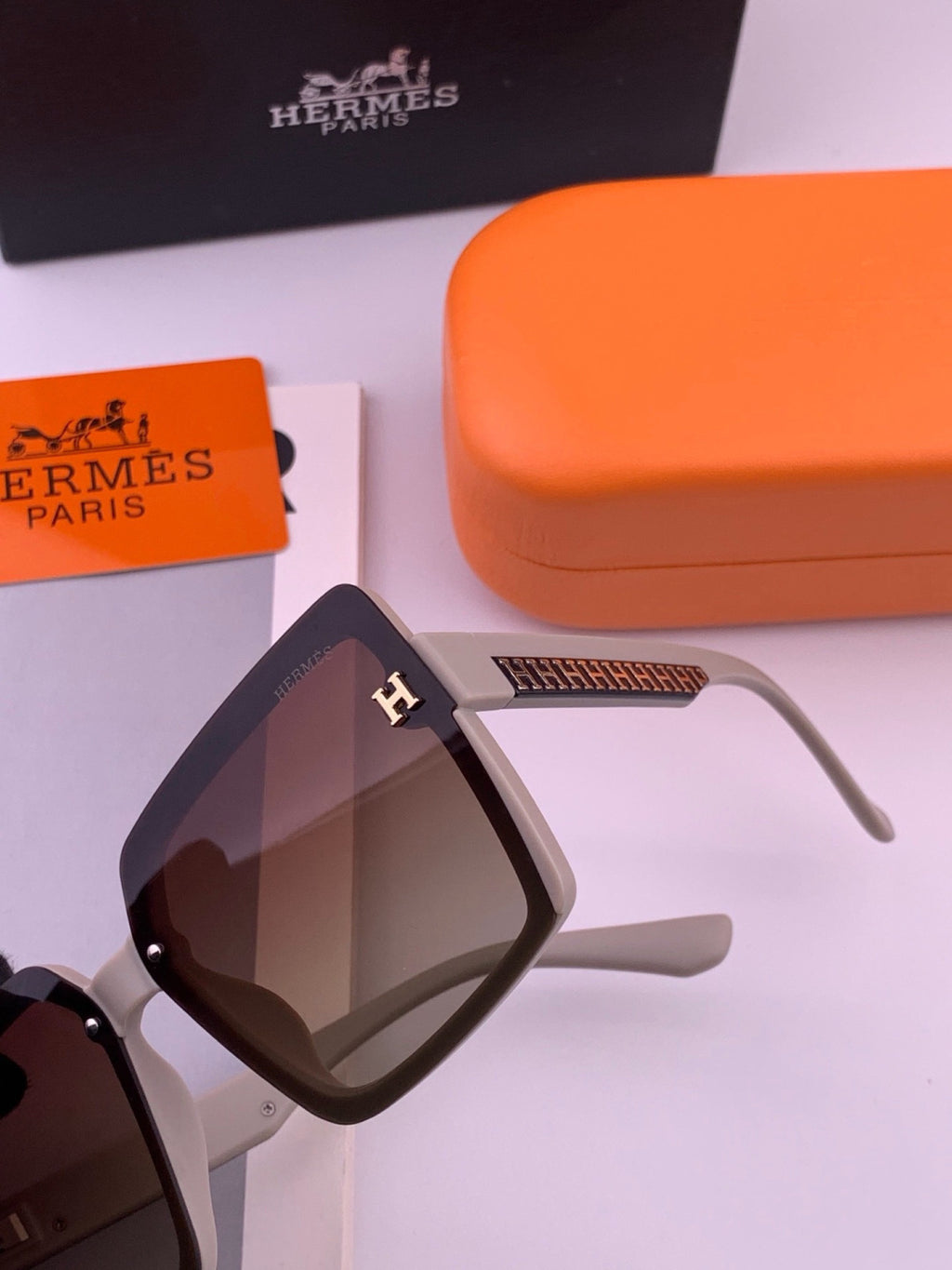 Hermès H1605 Square Black Lens Sunglasses for Men & Women - detail image 2