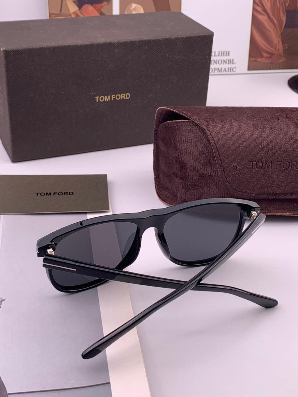 Tom Ford TF6220 Polarized Fashion Gray Lens Sunglasses for Men & Women - detail image 6