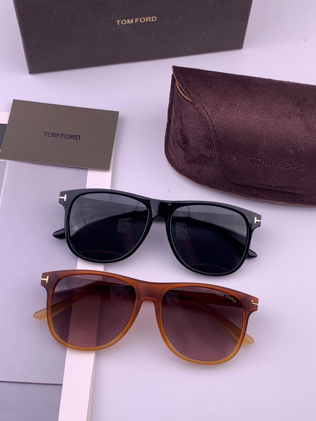 Tom Ford TF6220 Polarized Fashion Gray Lens Sunglasses for Men & Women - detail image 8