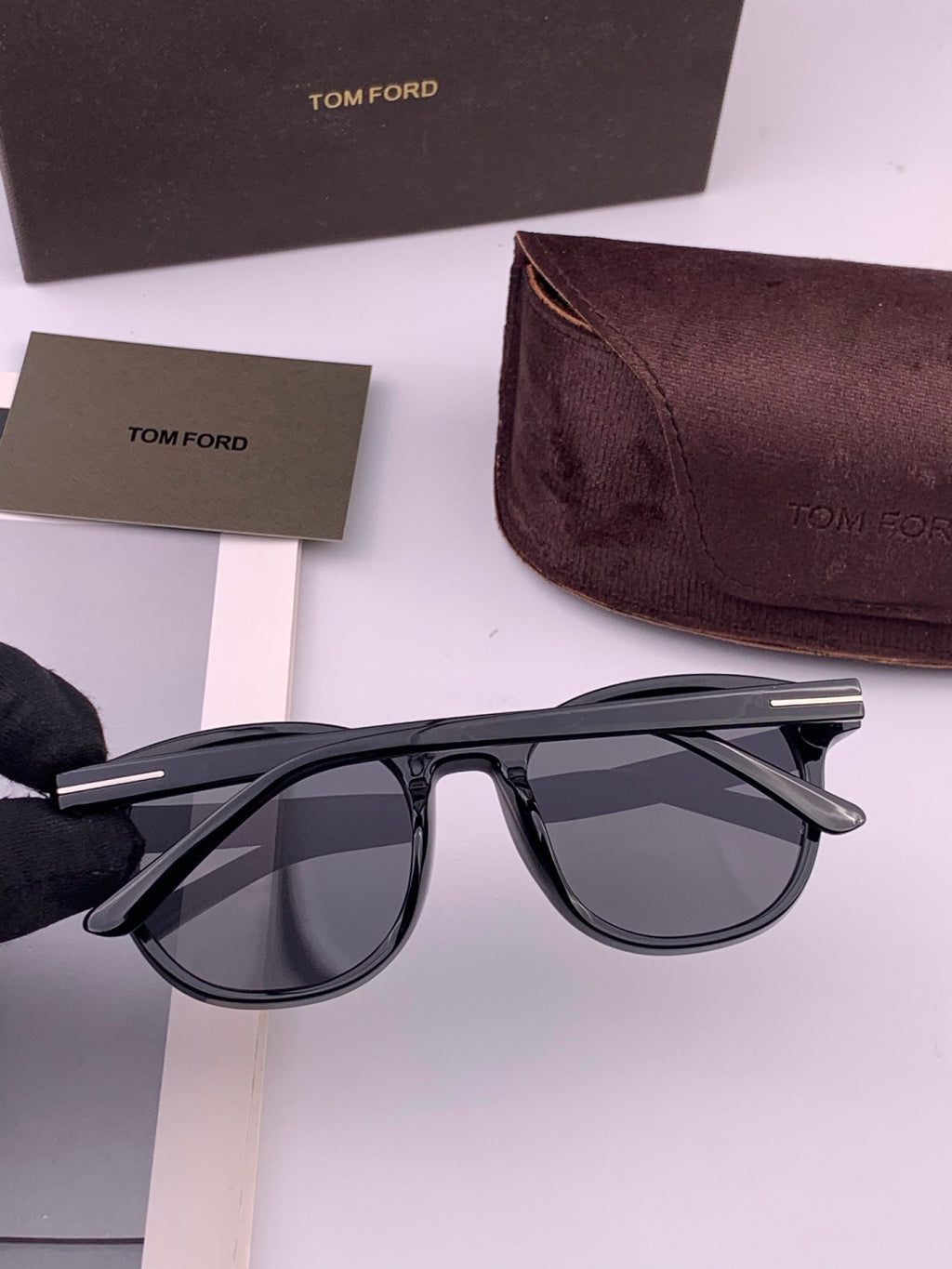 Tom Ford TF4220 Polarized Fashion Gold Lens Sunglasses for Men & Women - detail image 5