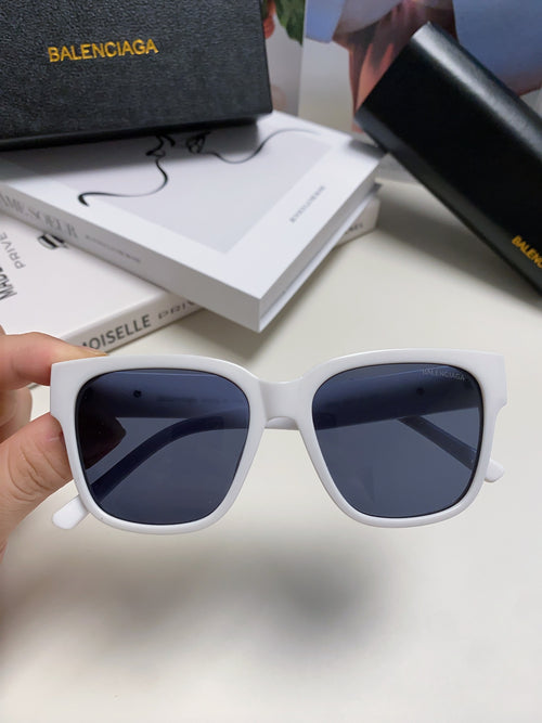 Balenciaga Fashion Black Lens Sunglasses for Men & Women - 382925 - detail image 2