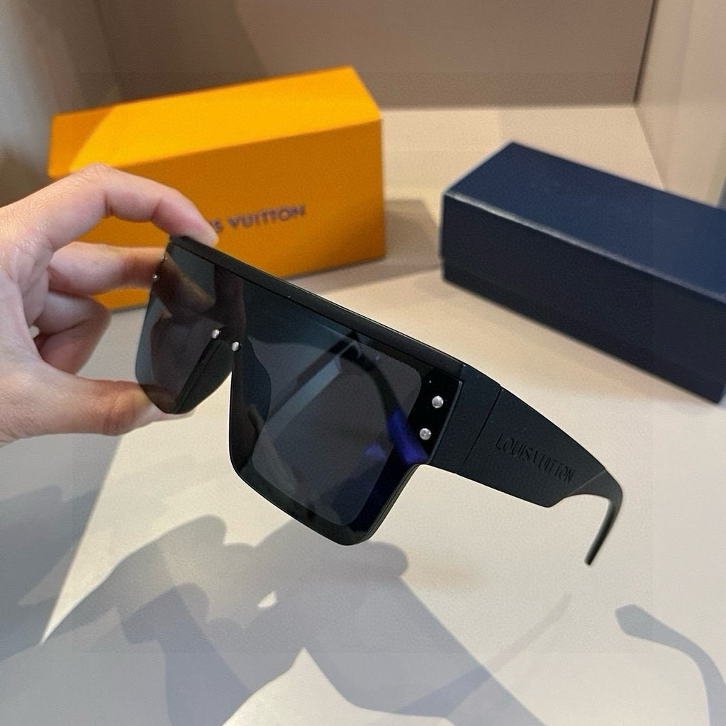 Louis Vuitton Fashion Black Lens Sunglasses for Men & Women - 414924 - detail image 4