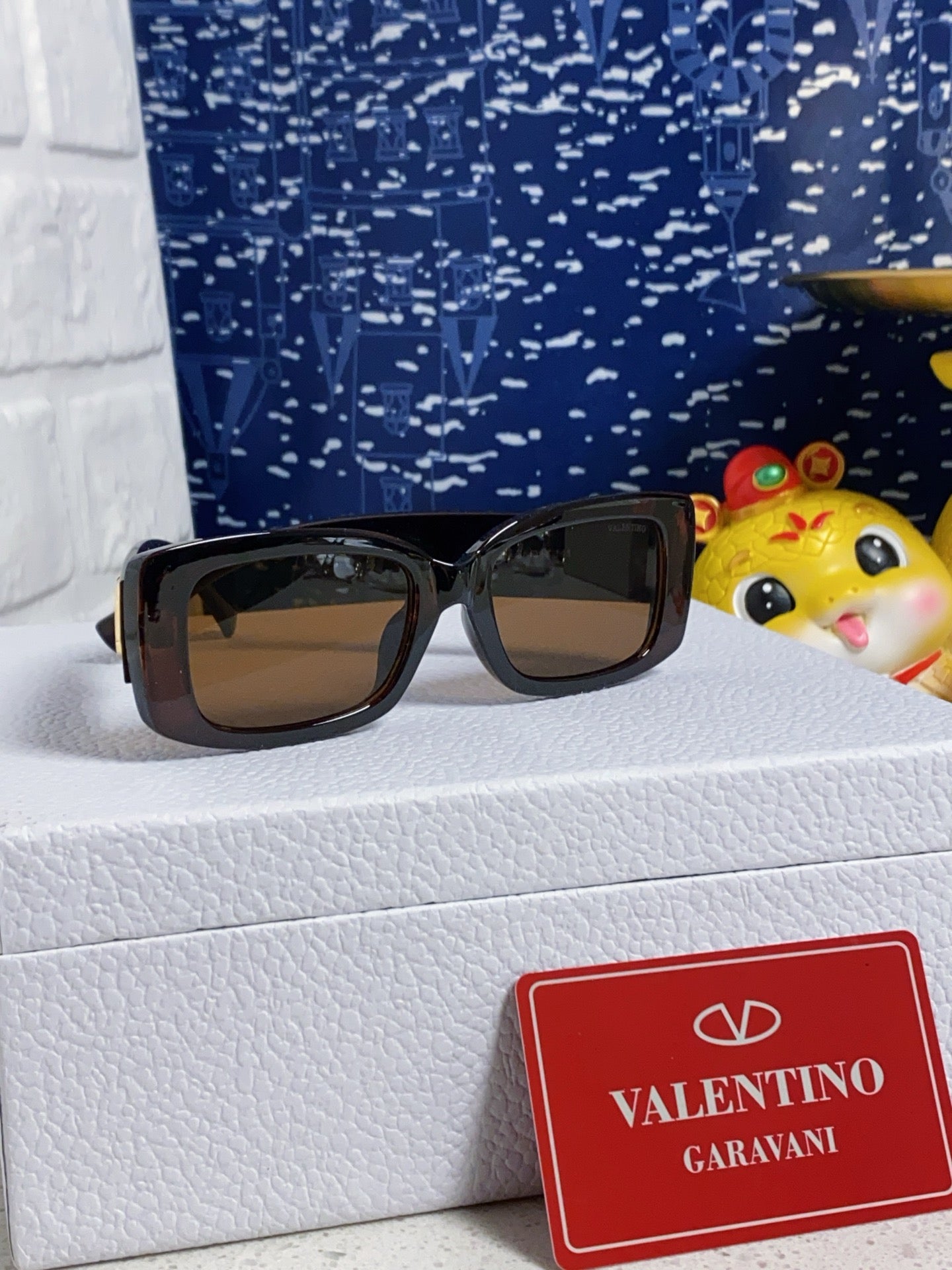 Valentino Square Brown Lens Sunglasses for Men & Women - detail image 2