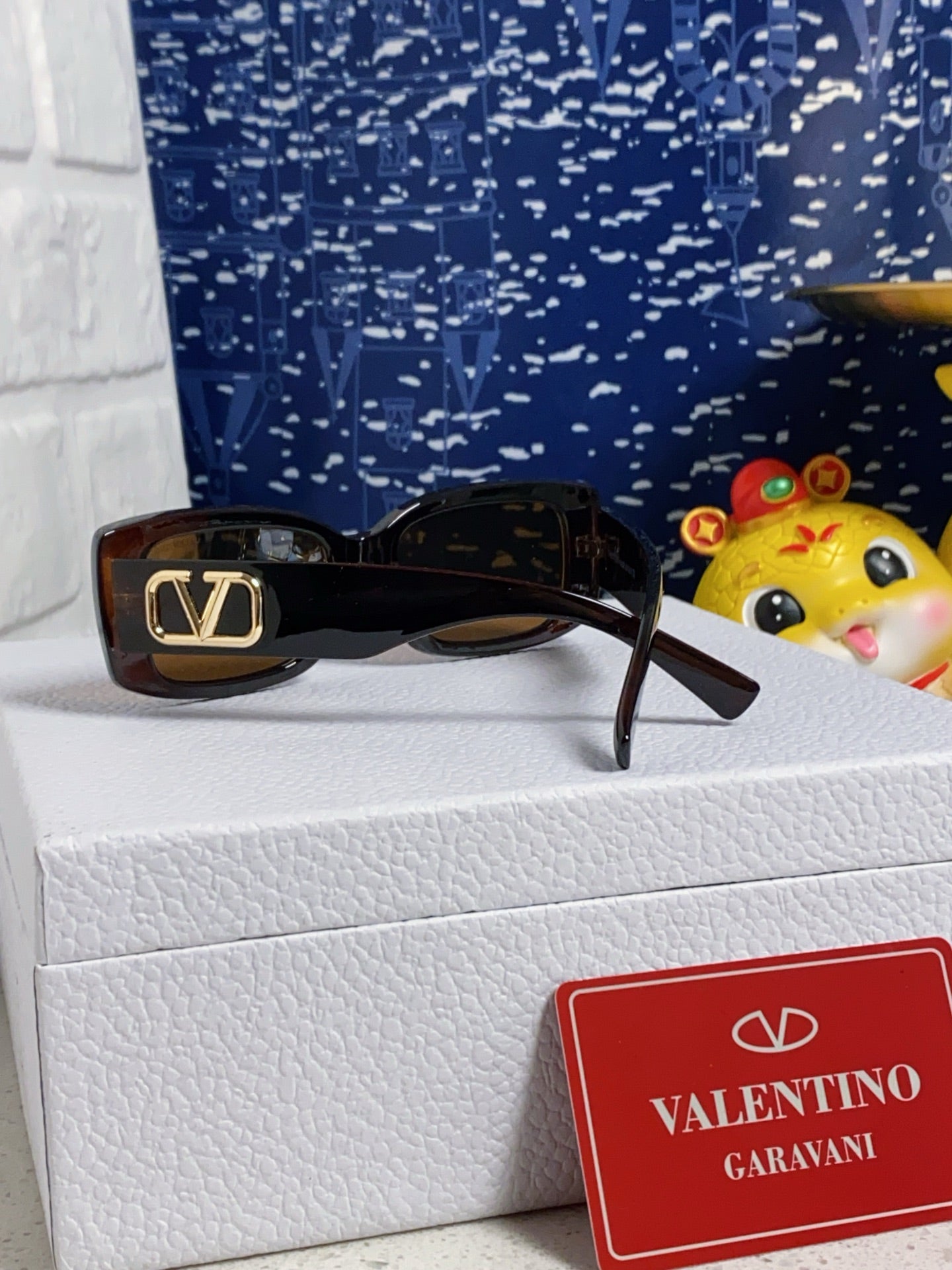 Valentino Square Brown Lens Sunglasses for Men & Women - detail image 3