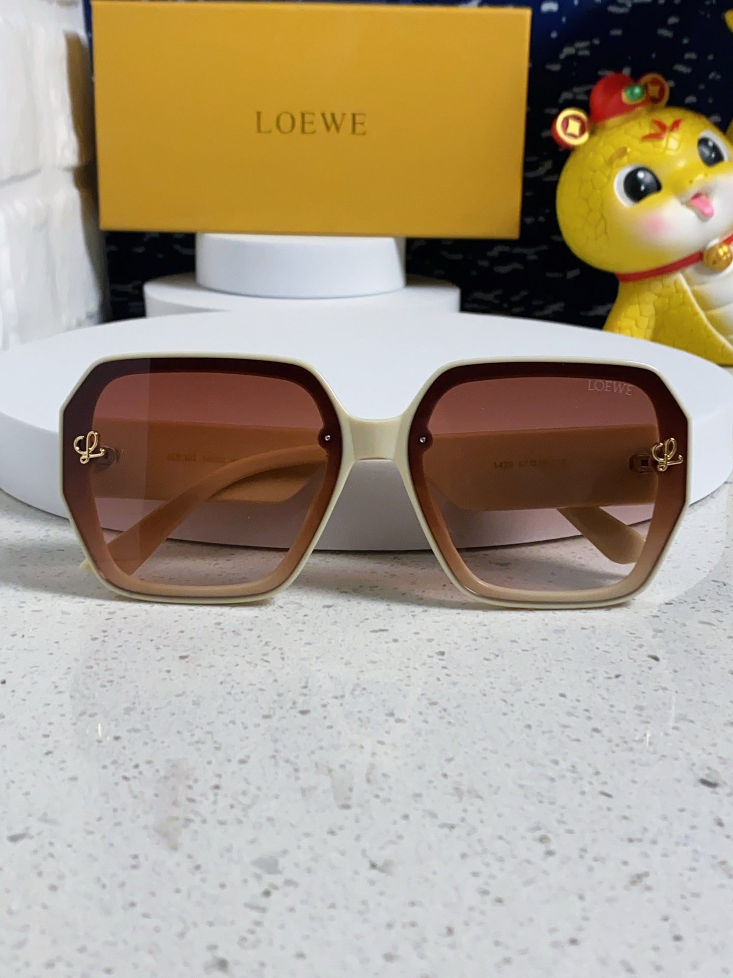 Loewe Square Red Lens Sunglasses for Women - 372541 - detail image 8