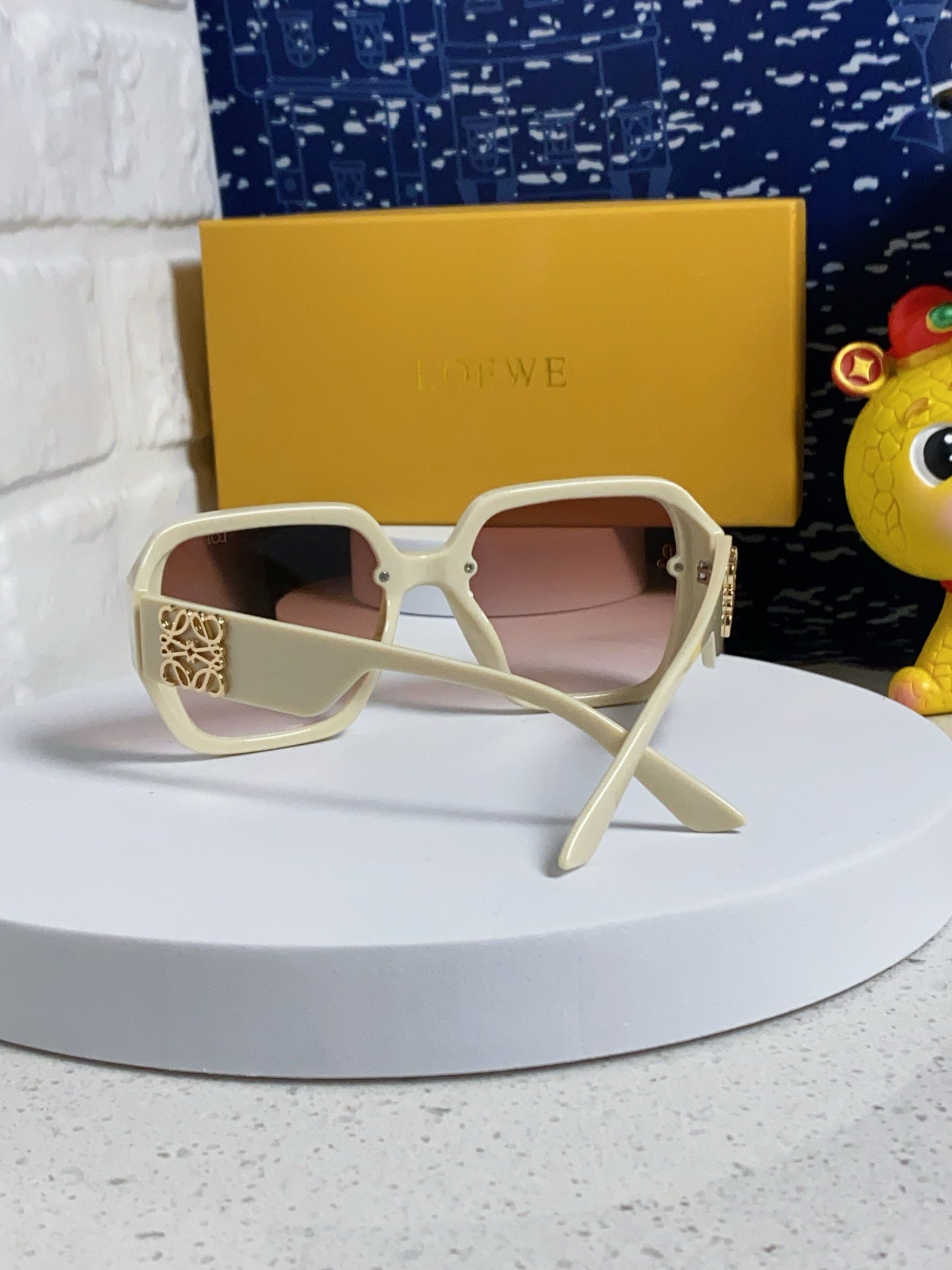 Loewe Square Red Lens Sunglasses for Women - 372541 - detail image 3