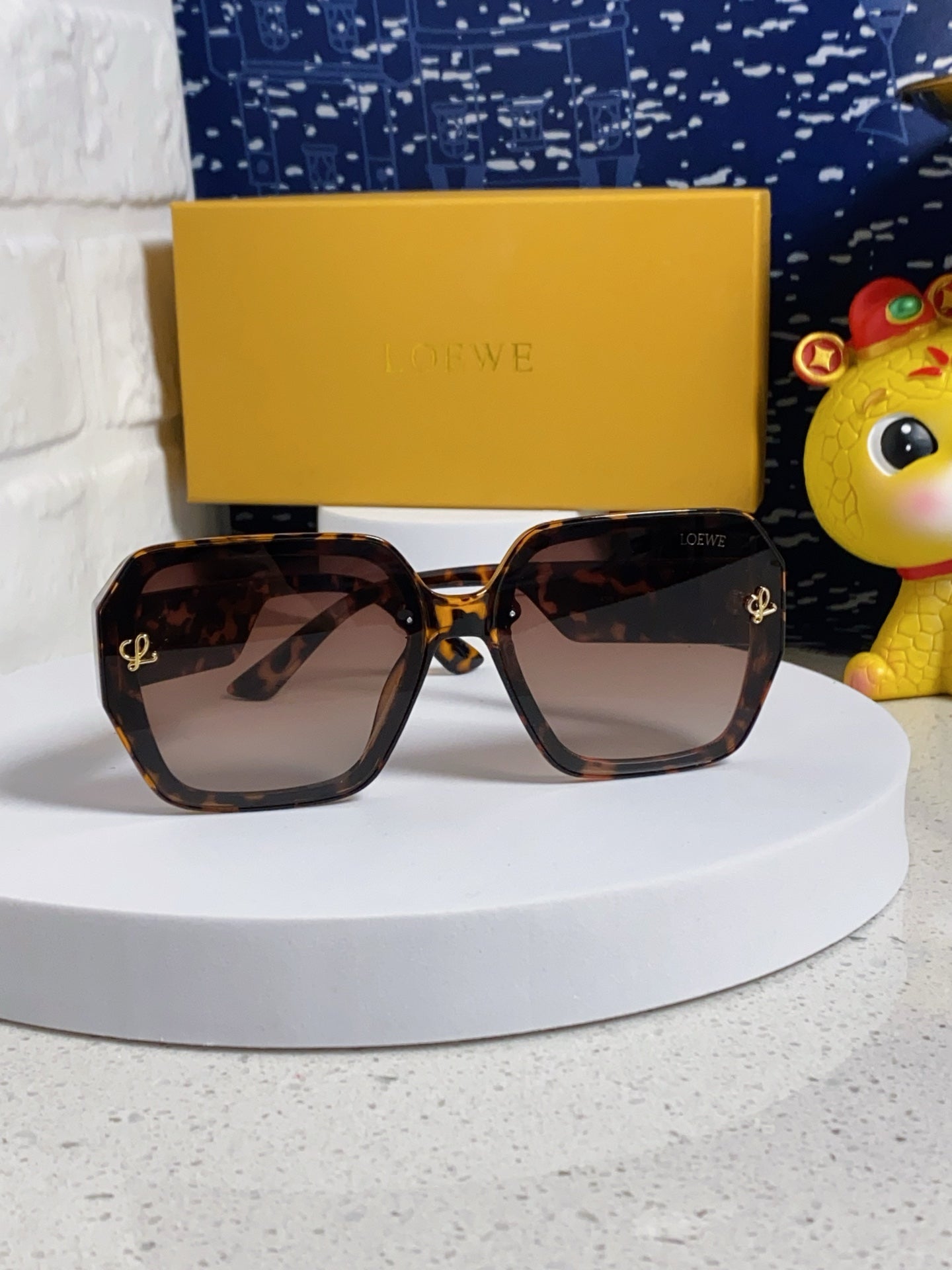 Loewe Square Red Lens Sunglasses for Women - detail image 2