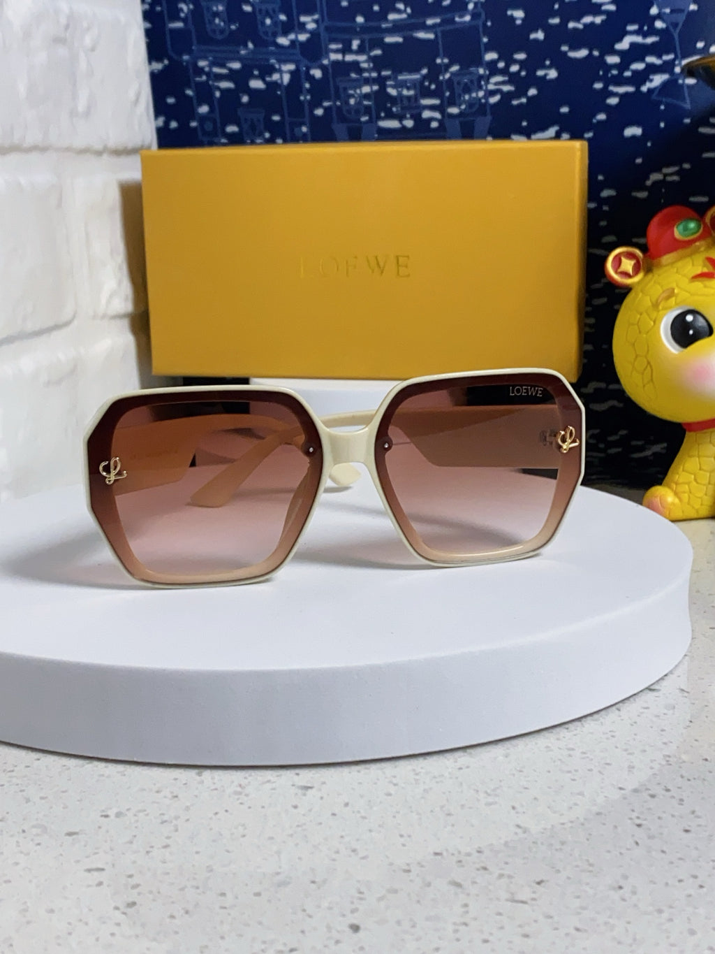Loewe Square Red Lens Sunglasses for Women - 372541 - detail image 2