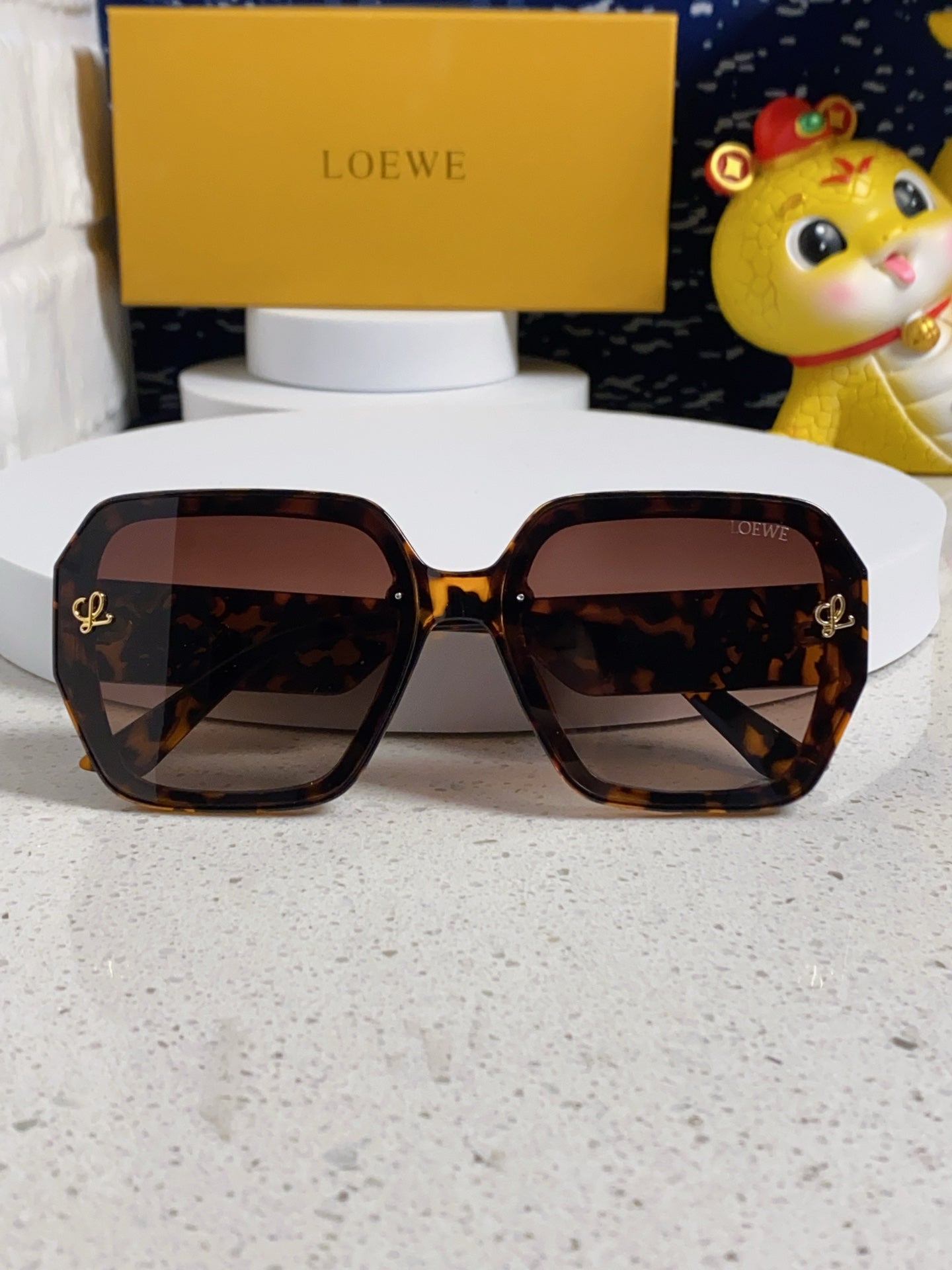 Loewe Square Red Lens Sunglasses for Women - detail image 8