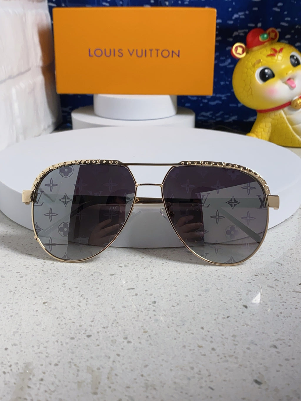 Louis Vuitton Aviator Gray Lens Sunglasses for Women - 381879 - detail image 8