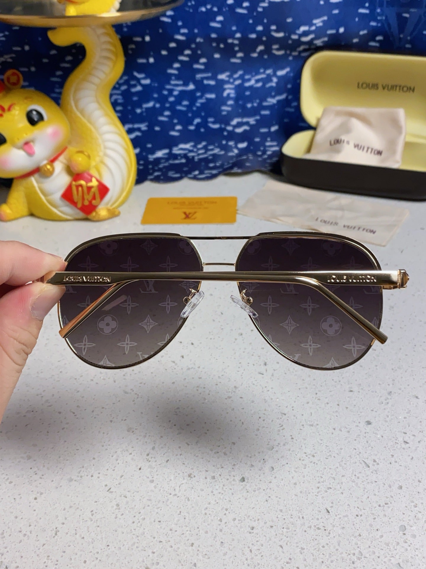 Louis Vuitton Aviator Gray Lens Sunglasses for Women - 381879 - detail image 5