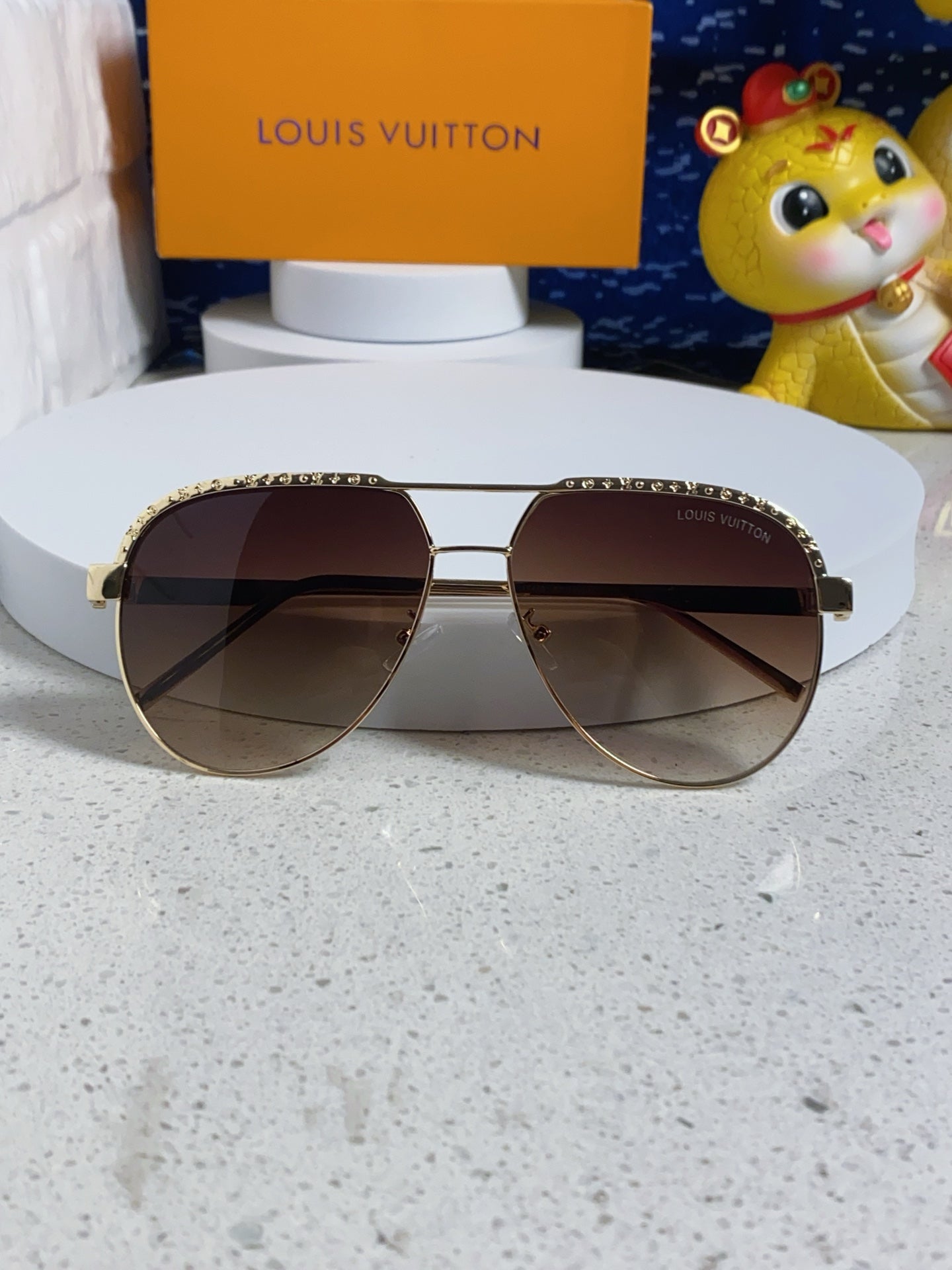 Louis Vuitton Aviator Brown Lens Sunglasses for Women - detail image 8