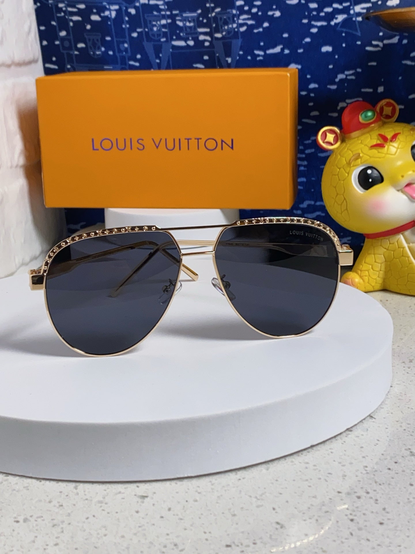 Louis Vuitton Aviator Blue Lens Sunglasses for Women - detail image 2