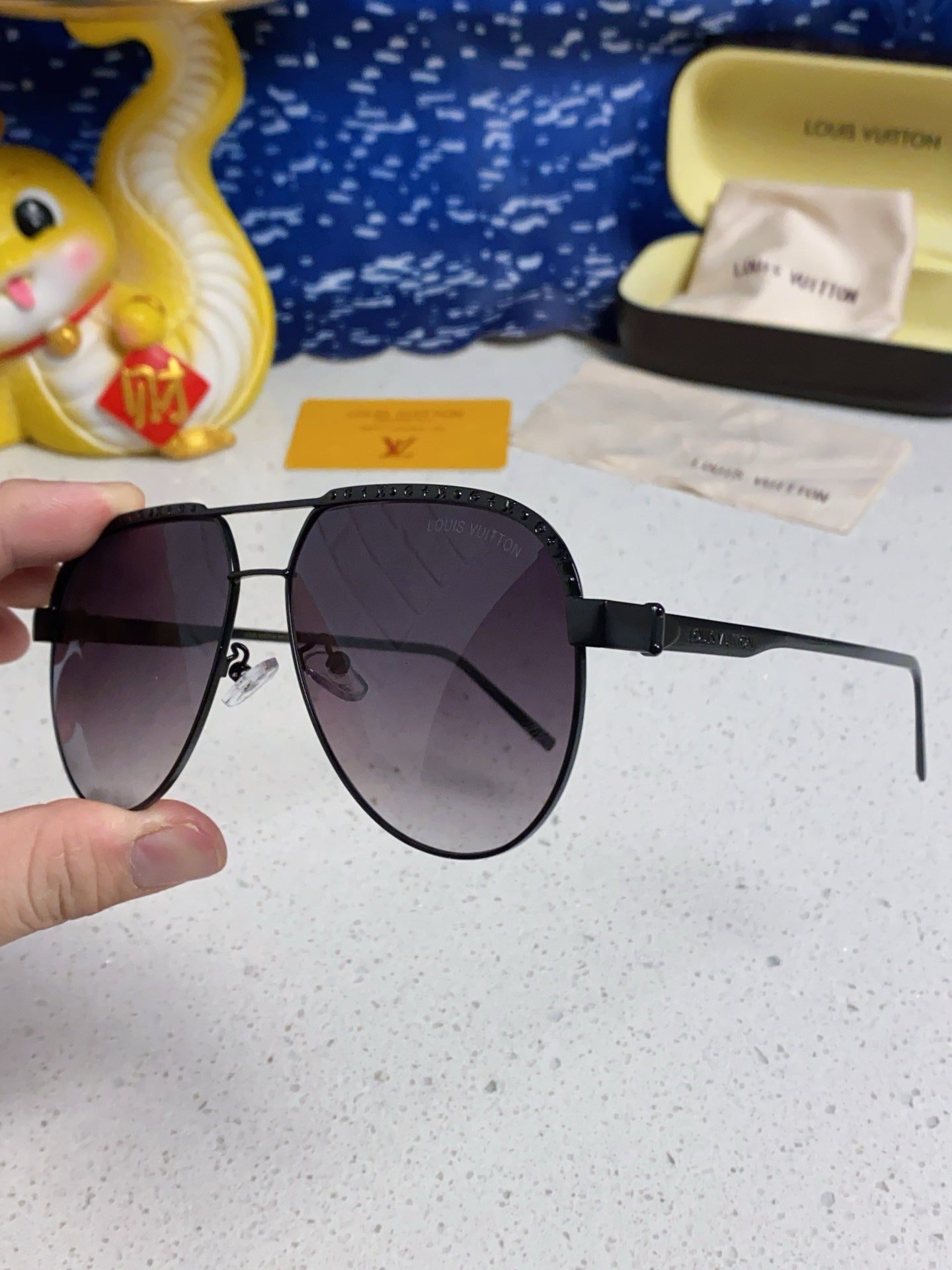 Louis Vuitton Aviator Gray Lens Sunglasses for Women - 381882 - detail image 6
