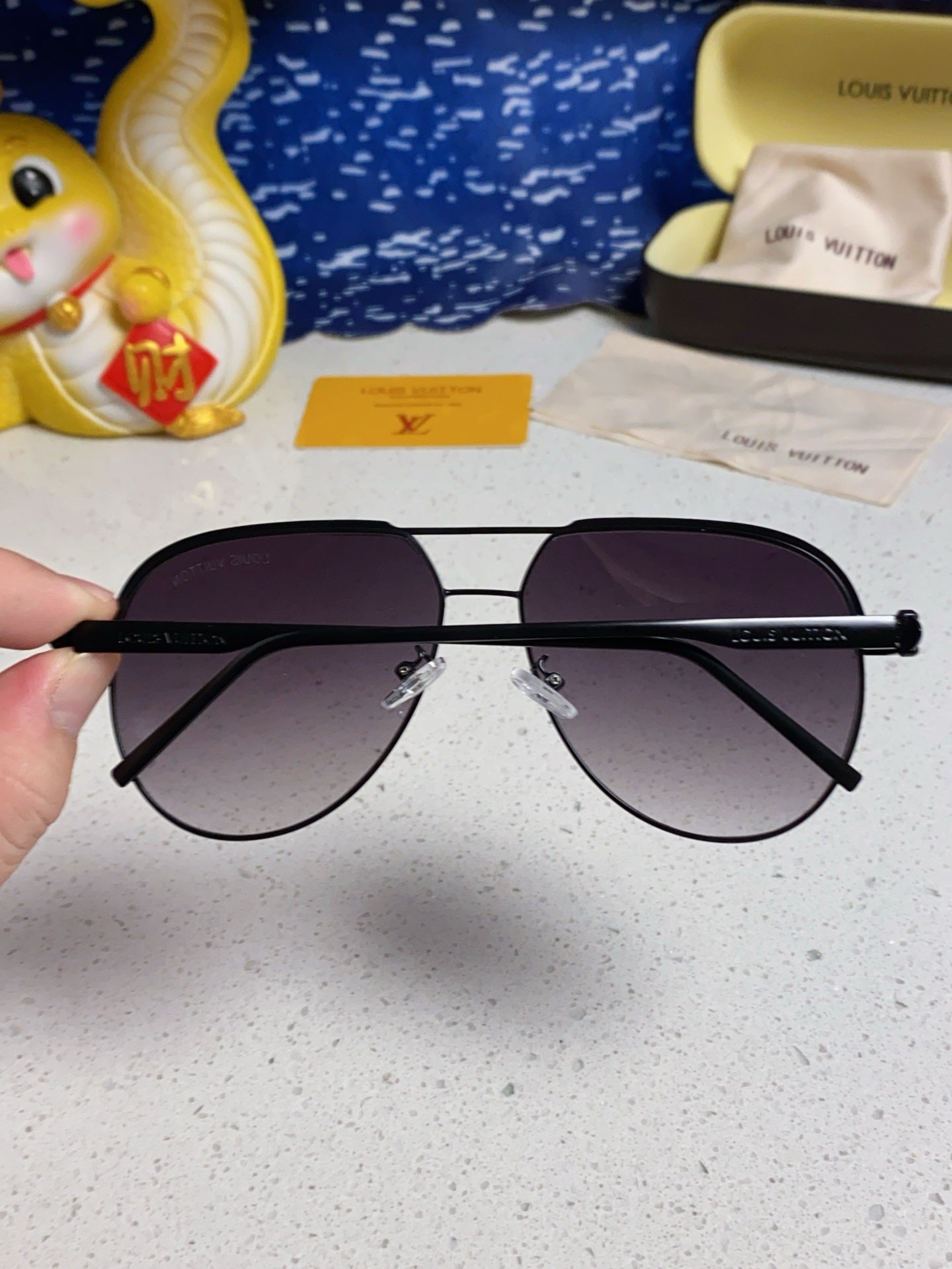 Louis Vuitton Aviator Gray Lens Sunglasses for Women - 381882 - detail image 5