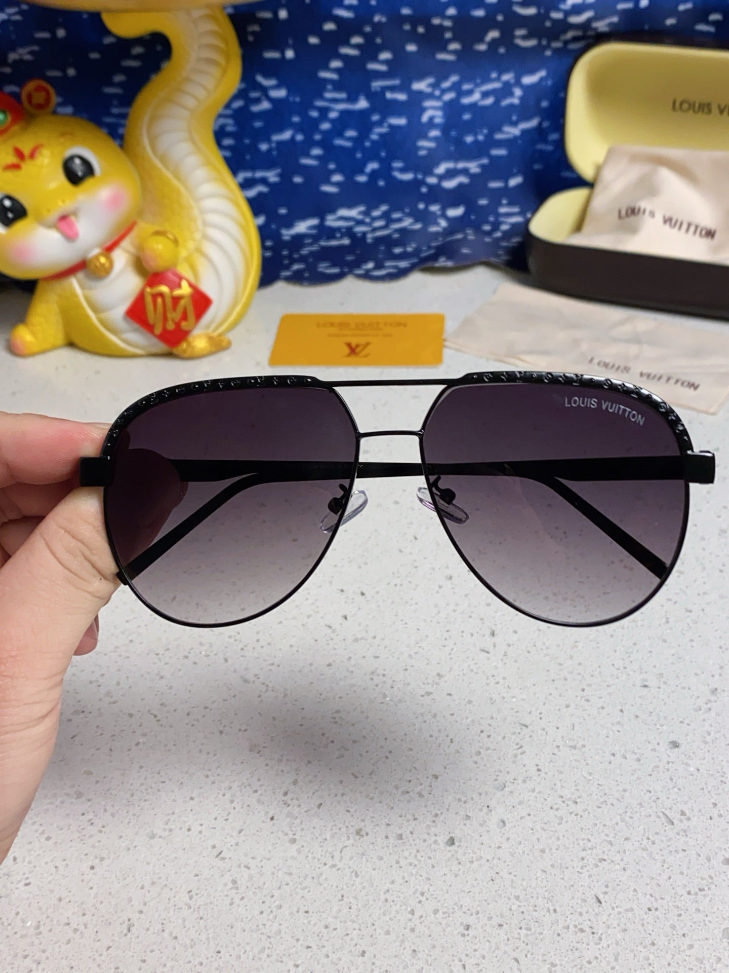 Louis Vuitton Aviator Gray Lens Sunglasses for Women - 381882 - detail image 4