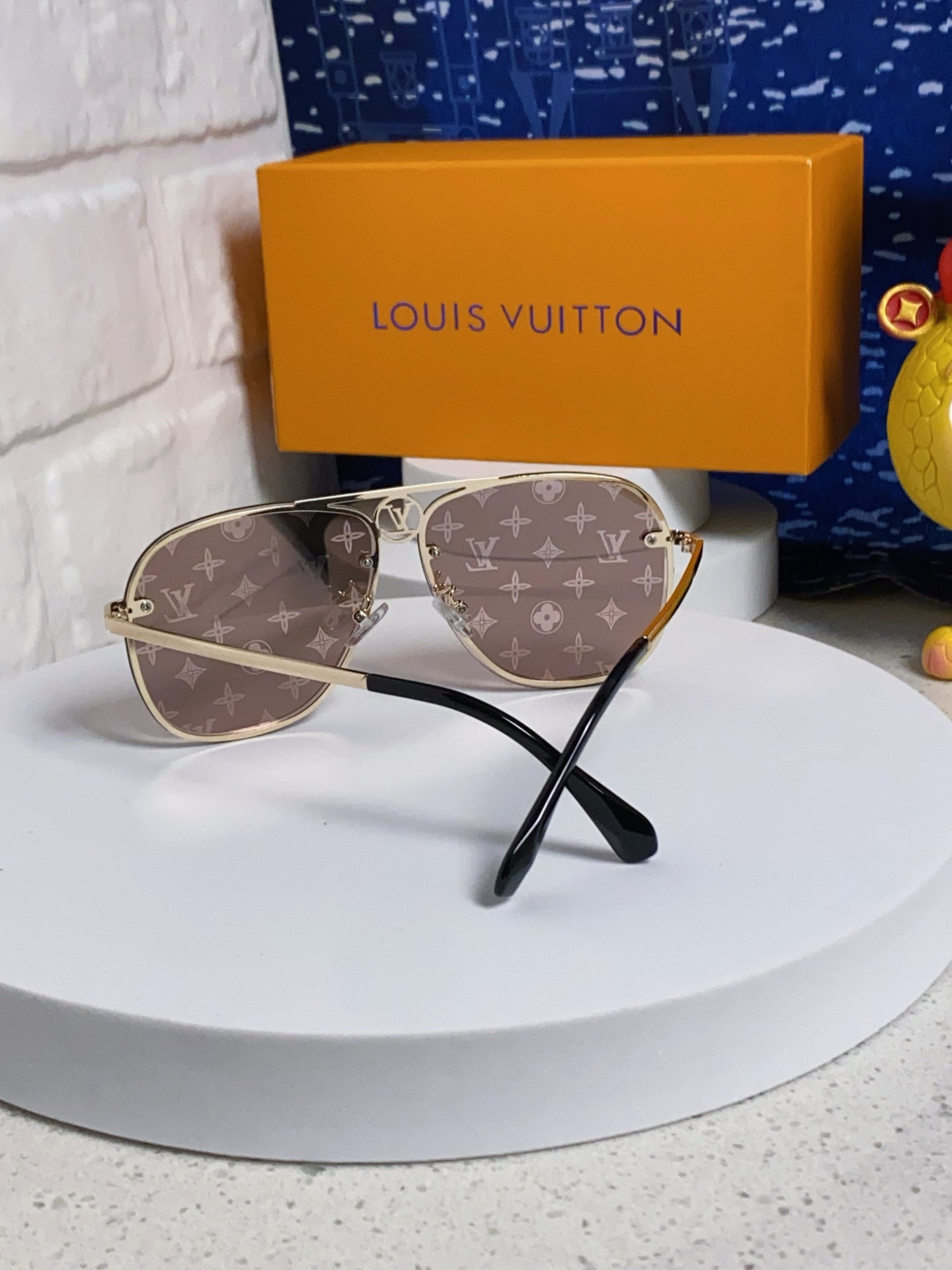 Louis Vuitton Metal Aviator Gray Lens Sunglasses for Men & Women - 381883 - detail image 3
