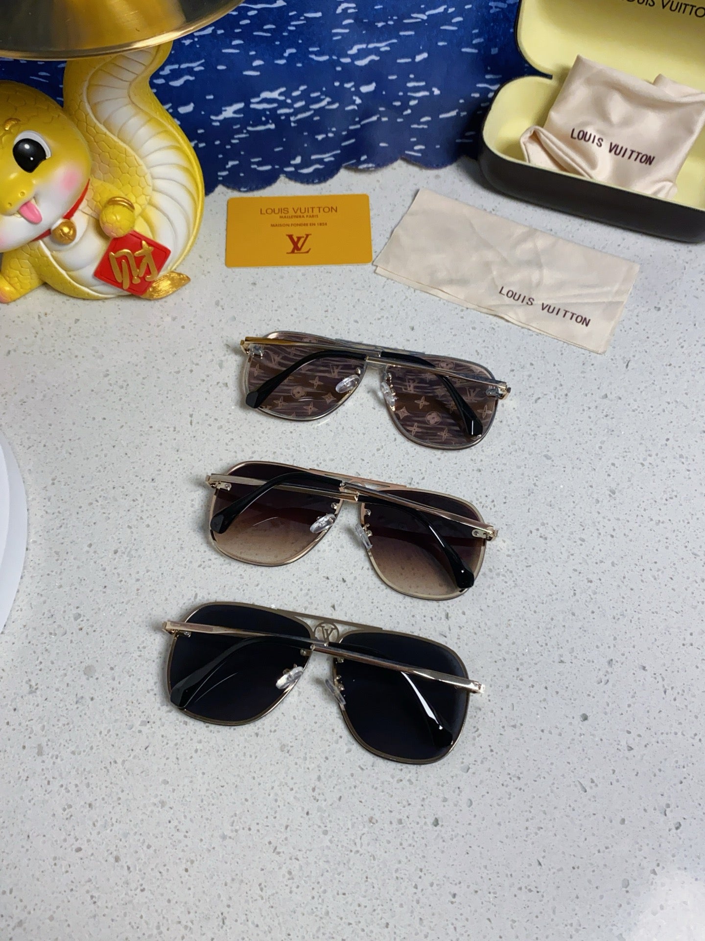 Louis Vuitton Metal Aviator Blue Lens Sunglasses for Men & Women - 381885 - detail image 10