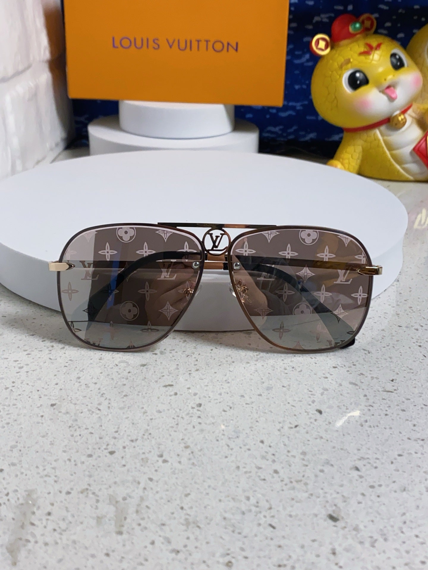 Louis Vuitton Metal Aviator Gray Lens Sunglasses for Men & Women - 381883 - detail image 8