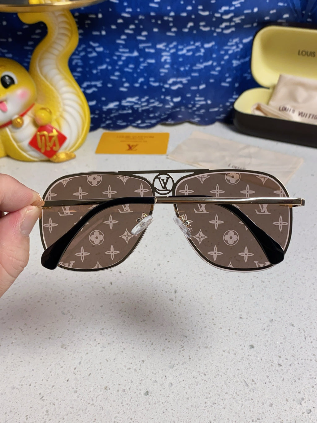 Louis Vuitton Metal Aviator Gray Lens Sunglasses for Men & Women - 381883 - detail image 5