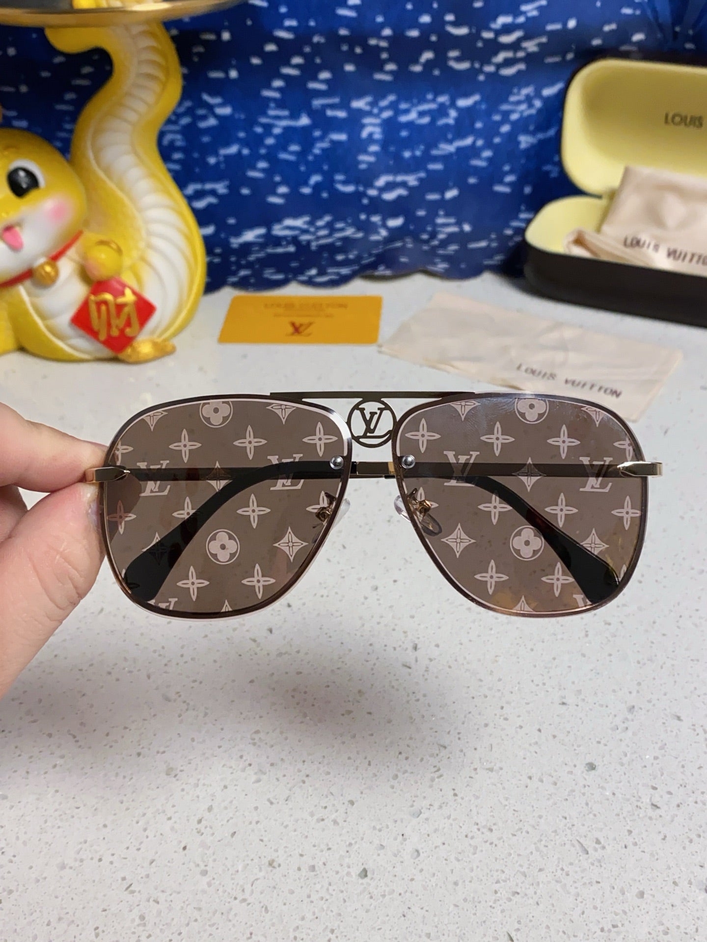 Louis Vuitton Metal Aviator Gray Lens Sunglasses for Men & Women - 381883 - detail image 4