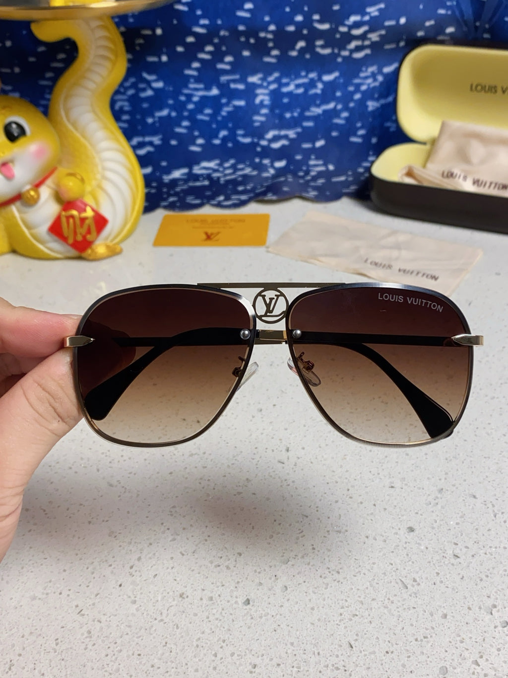 Louis Vuitton Metal Aviator Red Lens Sunglasses for Men & Women - 381884 - detail image 4