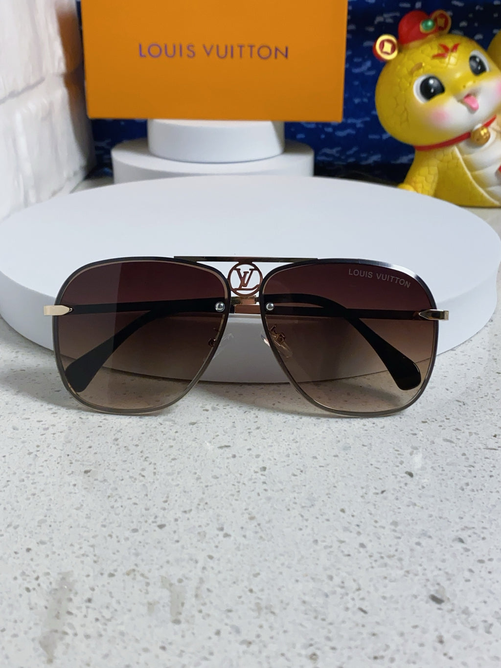 Louis Vuitton Metal Aviator Red Lens Sunglasses for Men & Women - 381884 - detail image 8