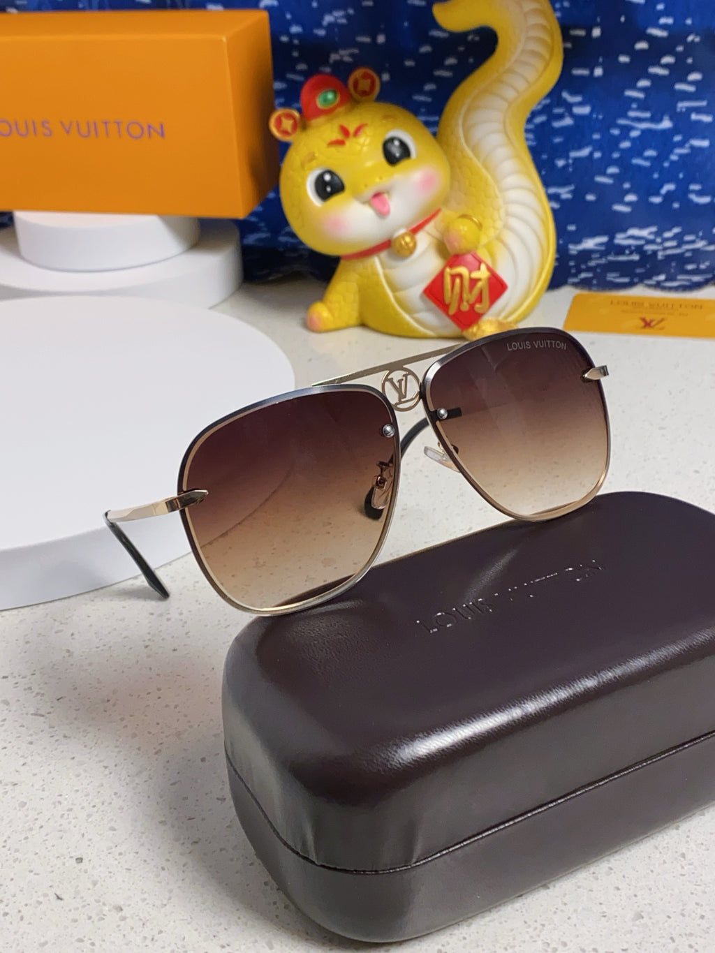 Louis Vuitton Metal Aviator Red Lens Sunglasses for Men & Women - 381884 - detail image 9
