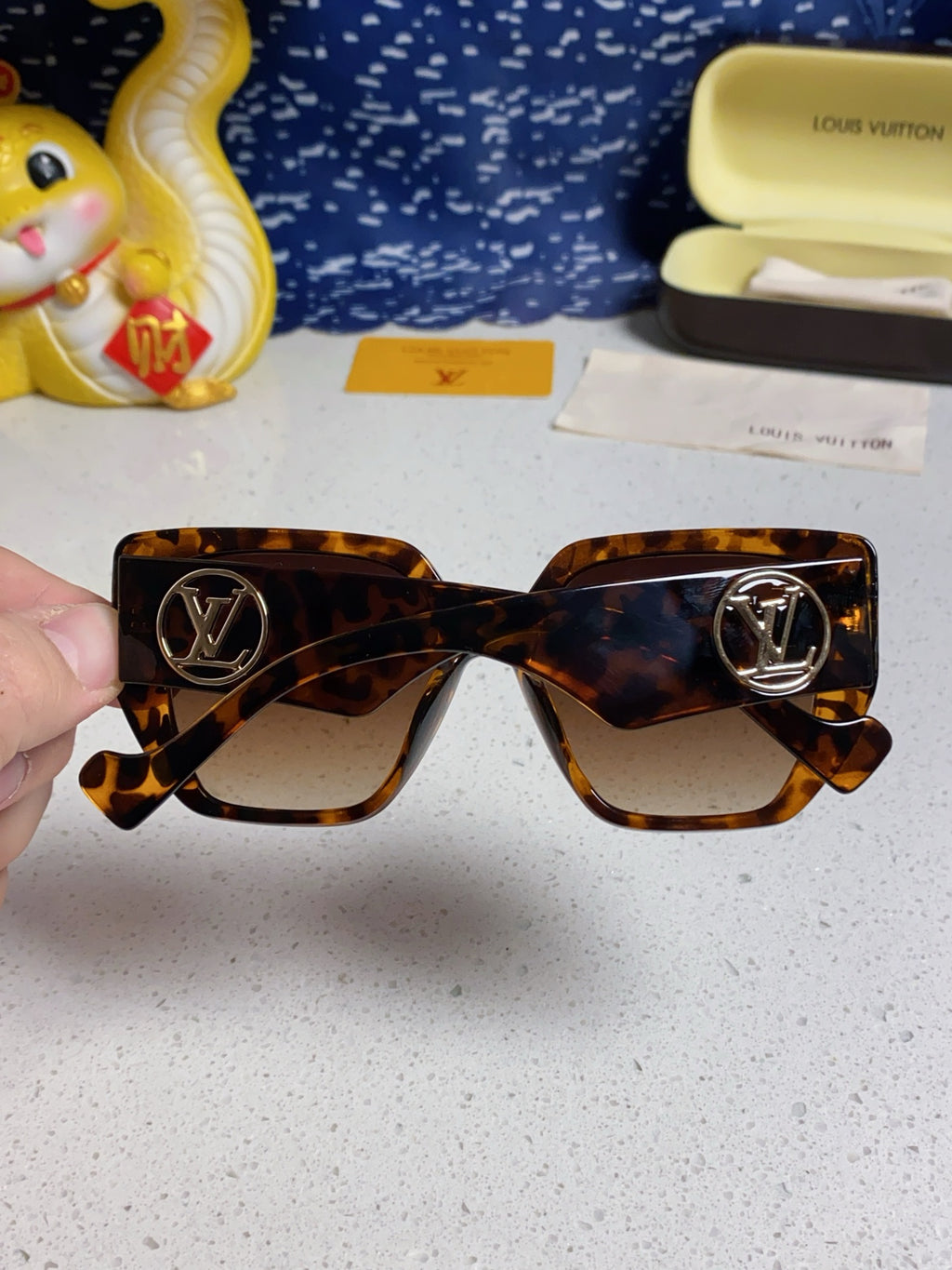 Louis Vuitton Square Brown Lens Sunglasses for Women - detail image 5
