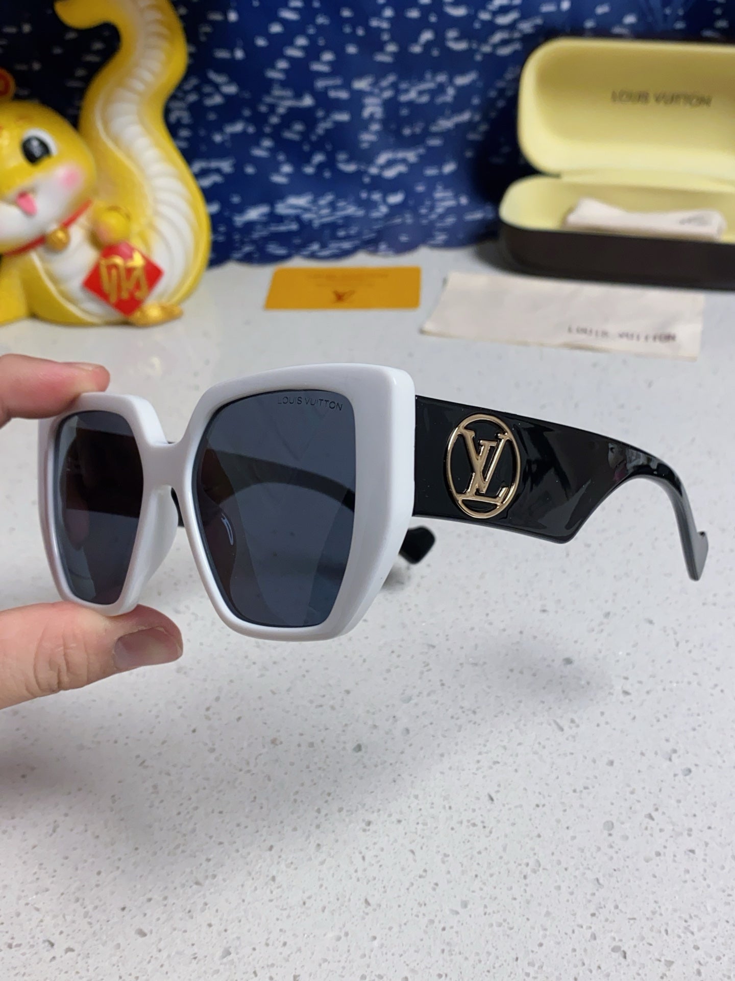 Louis Vuitton Square Blue Lens Sunglasses for Women - 381875 - detail image 6