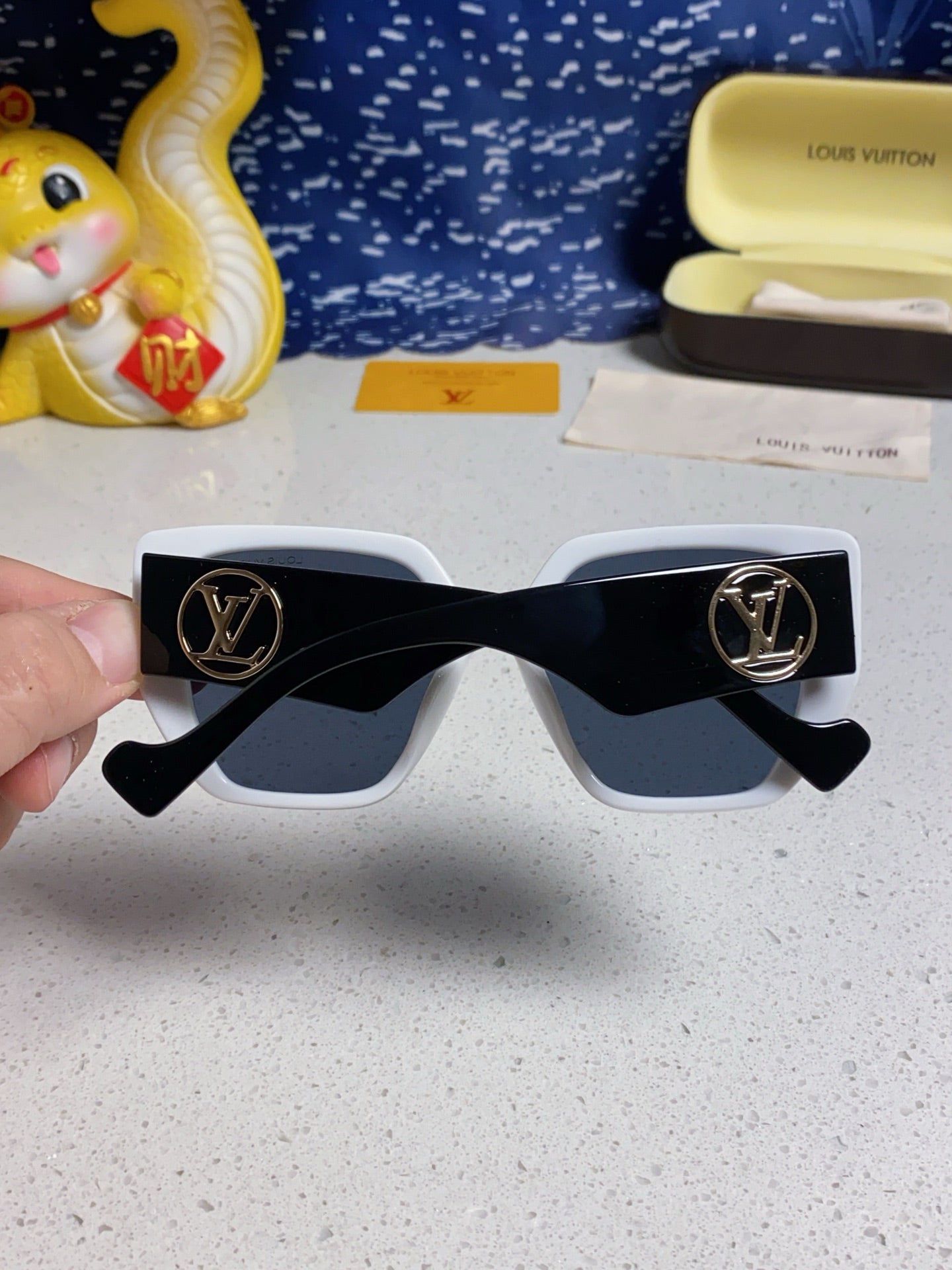 Louis Vuitton Square Blue Lens Sunglasses for Women - 381875 - detail image 5