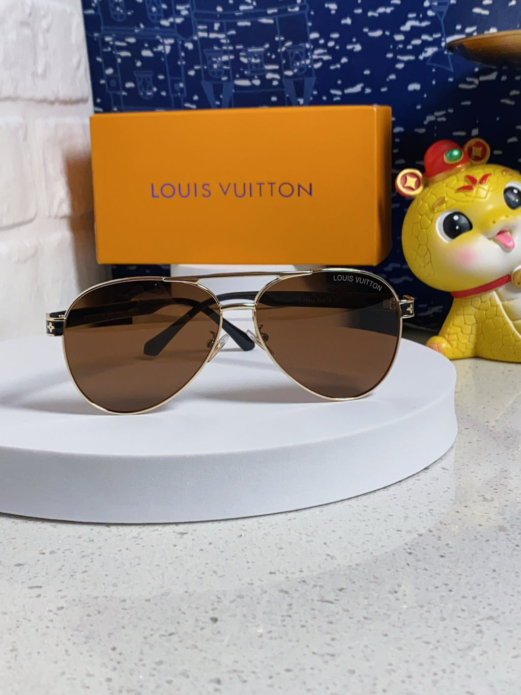 Louis Vuitton Metal Aviator Brown Lens Sunglasses for Men & Women - 381780 - detail image 2