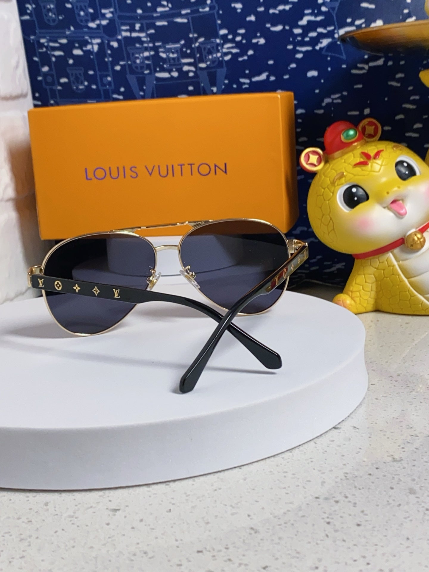 Louis Vuitton Metal Aviator Blue Lens Sunglasses for Men & Women - 381781 - detail image 3