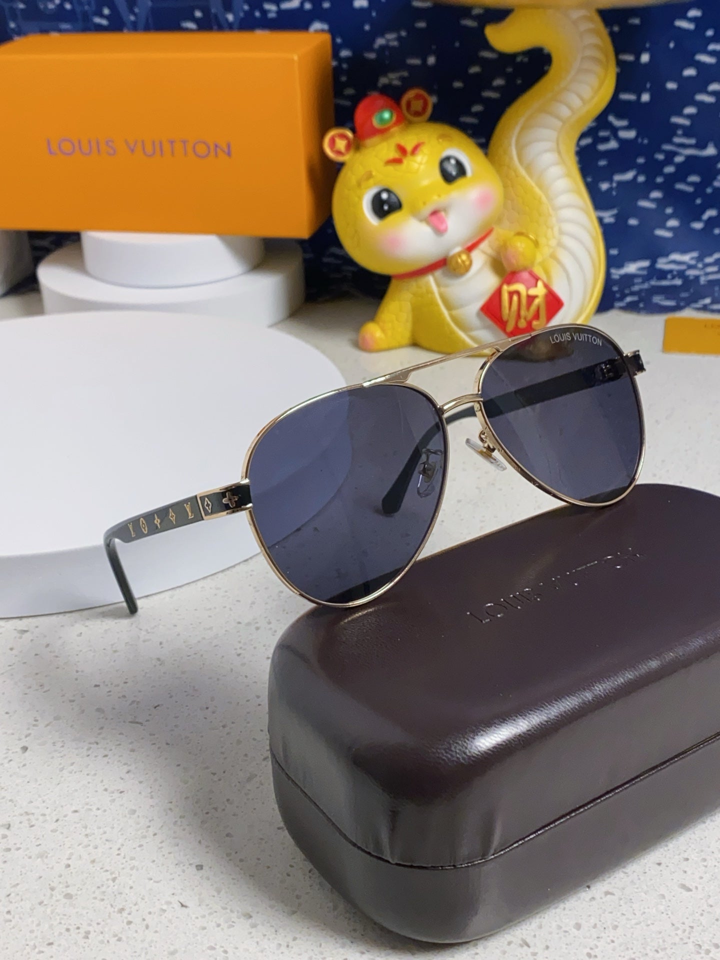 Louis Vuitton Metal Aviator Blue Lens Sunglasses for Men & Women - 381781 - detail image 10