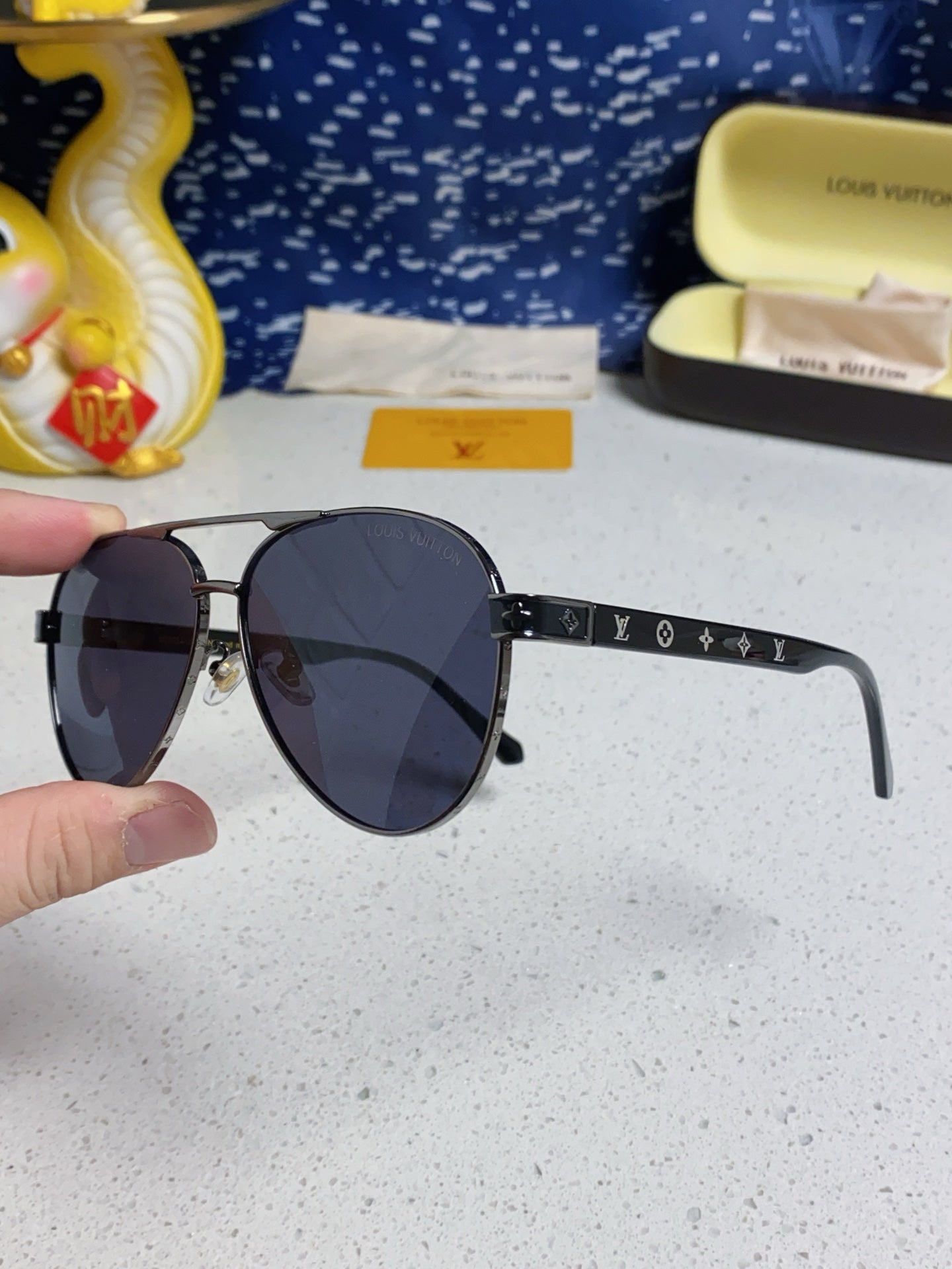 Louis Vuitton Metal Aviator Silver Lens Sunglasses for Men & Women - 381782 - detail image 6