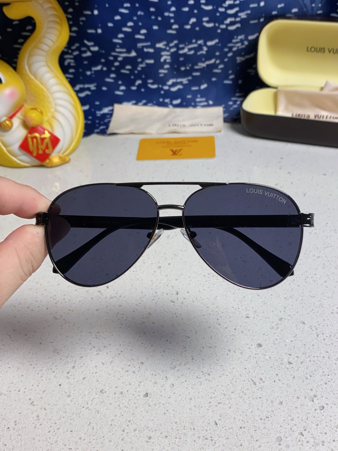Louis Vuitton Metal Aviator Silver Lens Sunglasses for Men & Women - 381782 - detail image 4