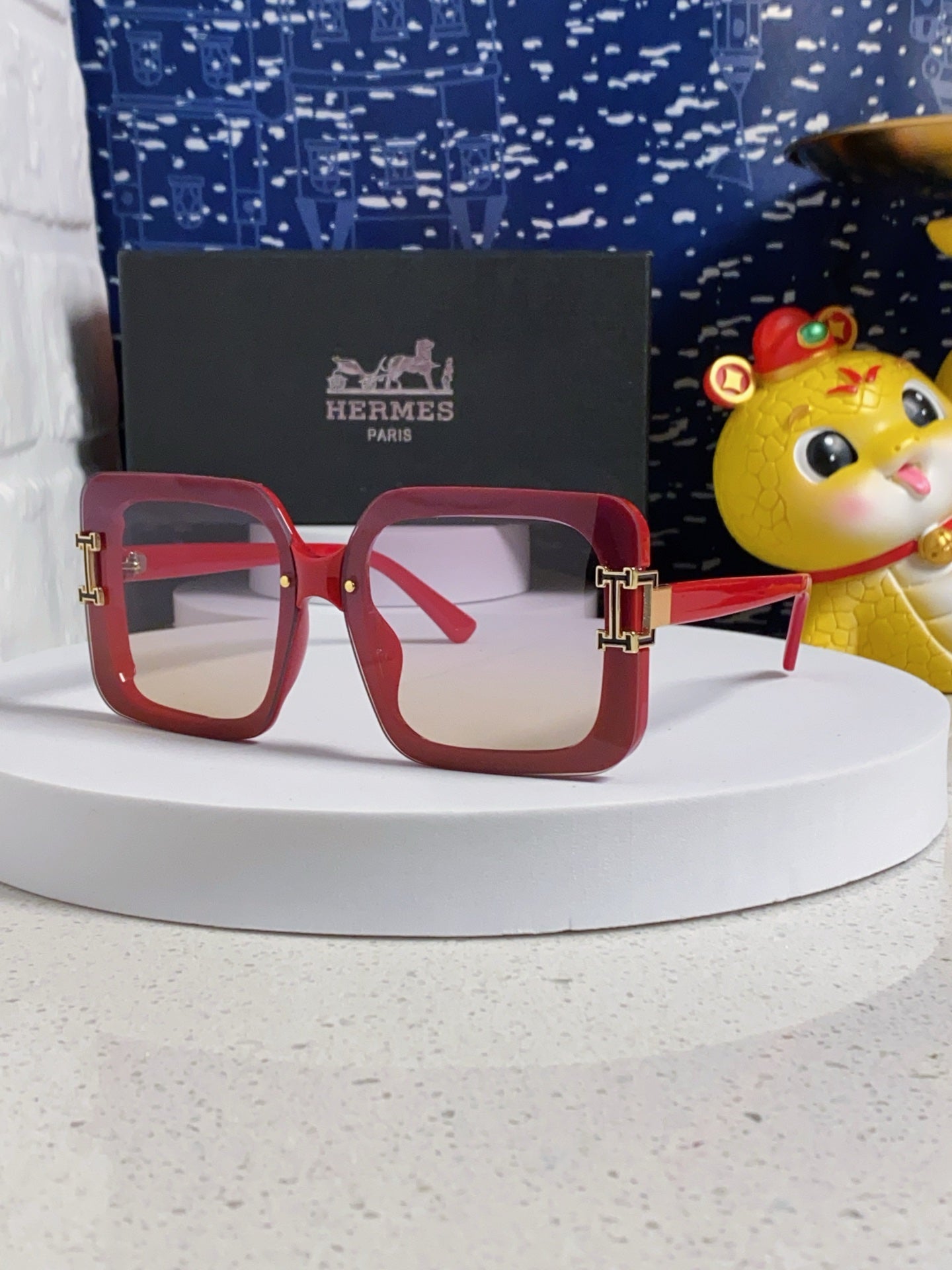 Hermès Square Red Lens Sunglasses for Men & Women - 450019