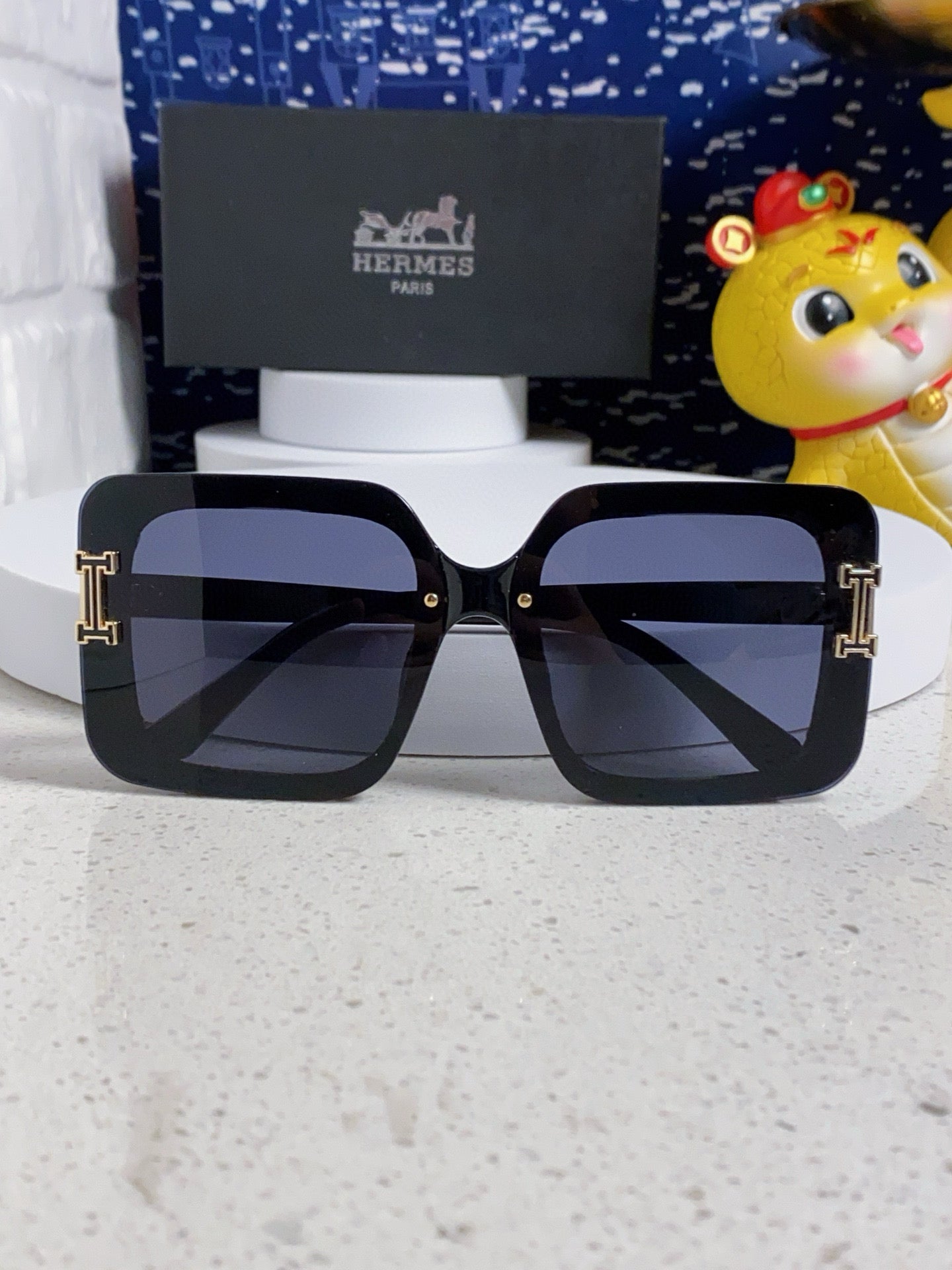 Hermès Square Gold Lens Sunglasses for Men & Women - detail image 7