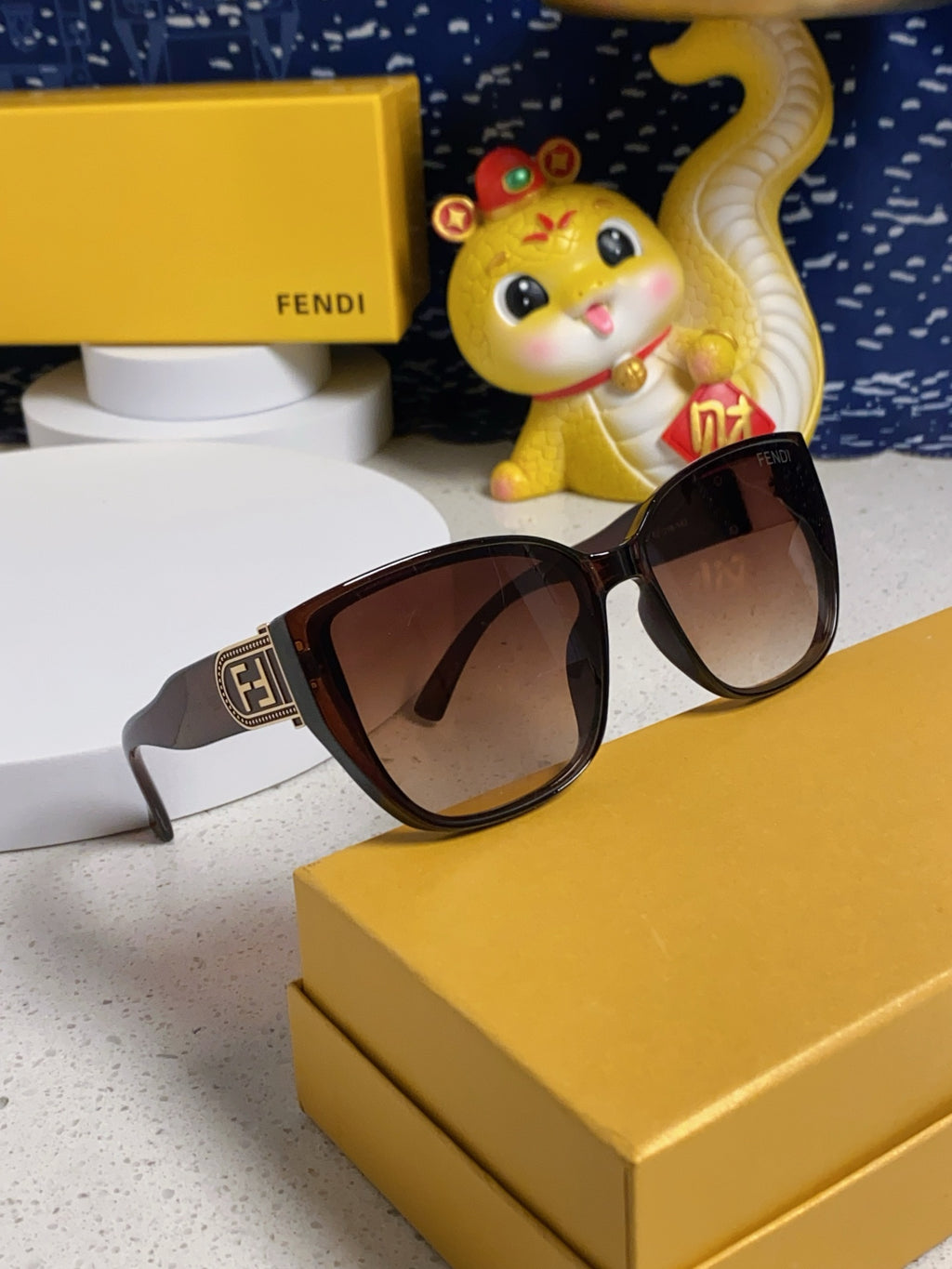 Fendi Polarized Cat-Eye Brown Lens Sunglasses for Men & Women - 416316 - detail image 10