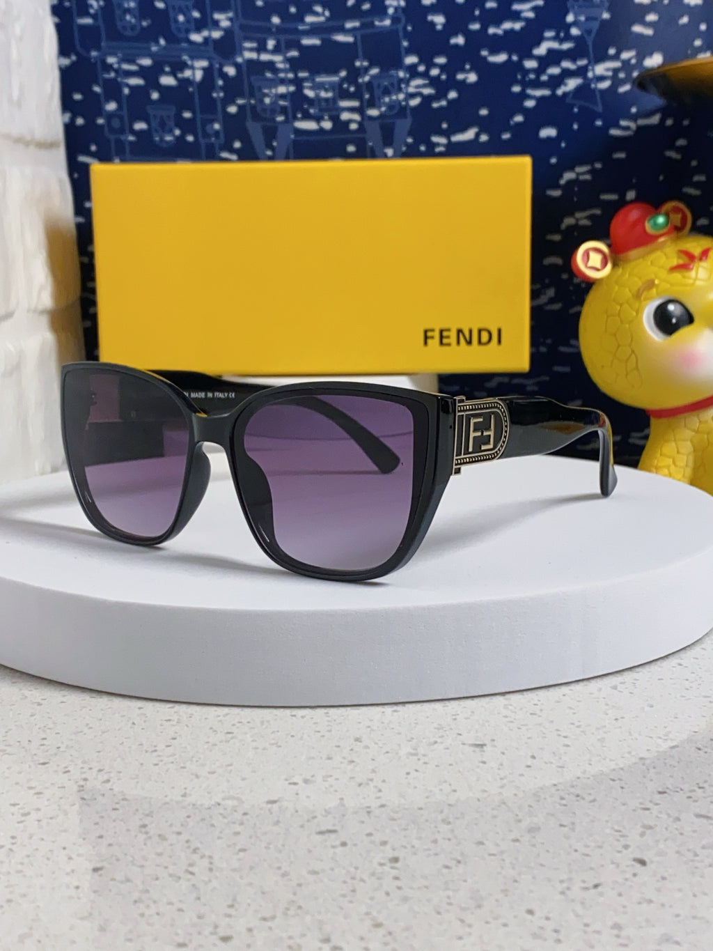 Fendi Polarized Cat-Eye Silver Lens Sunglasses for Men & Women - 416317