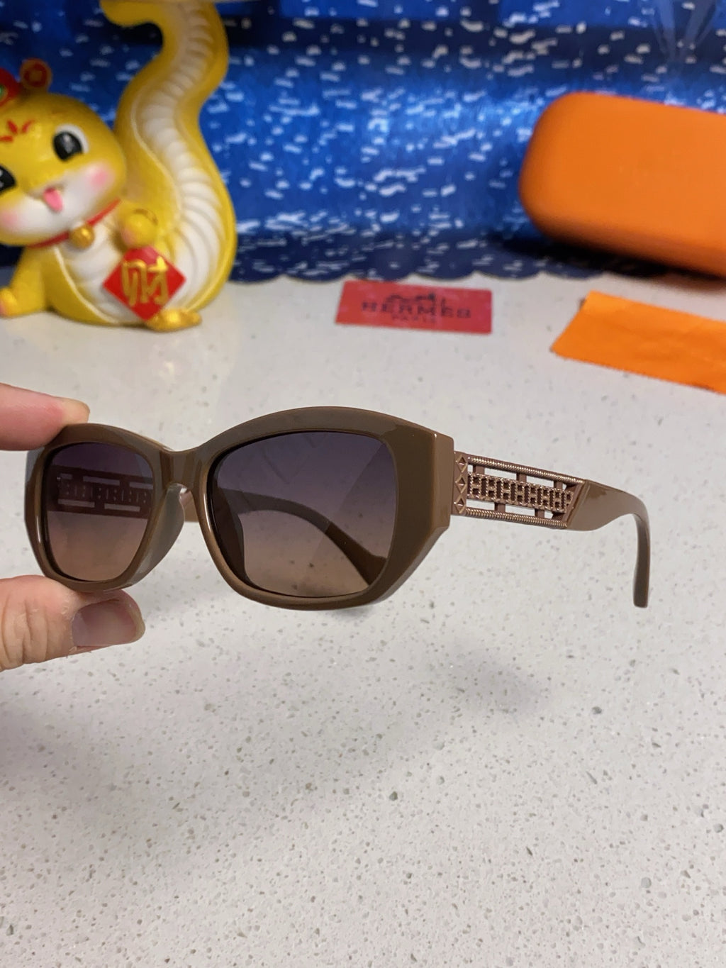 Hermès Polarized Cat-Eye Silver Lens Sunglasses for Men & Women - 466438 - detail image 6